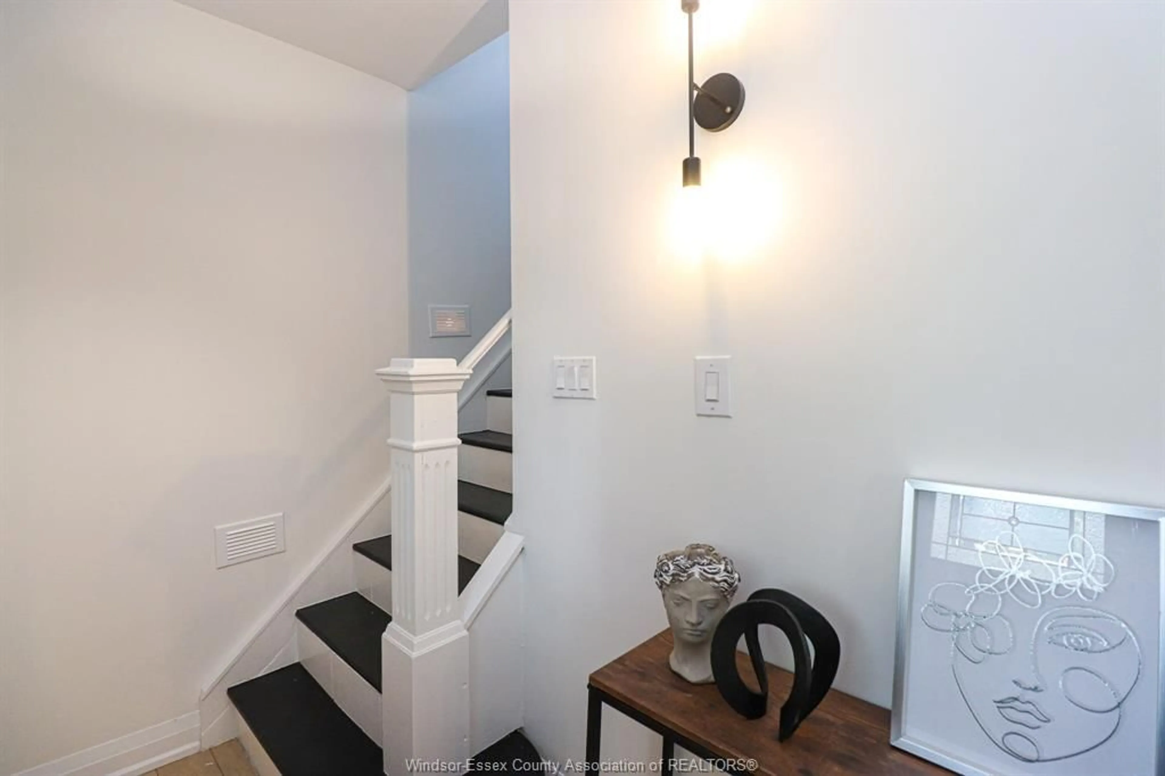 Unknown for 3629 QUEEN, Windsor Ontario N9C 1P1