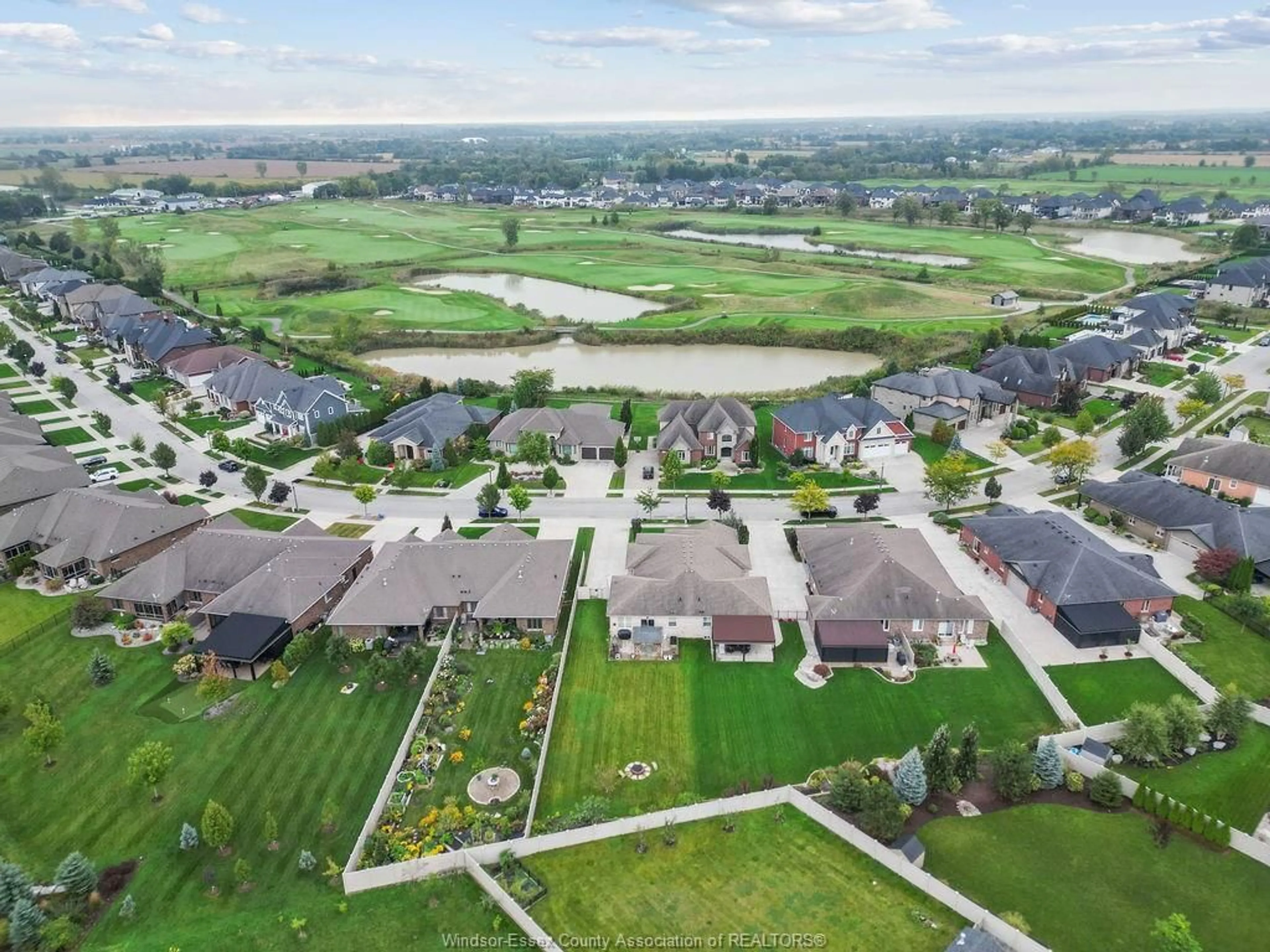 A pic from outside/outdoor area/front of a property/back of a property/a pic from drone, unknown for 4013 ST. FRANCIS Cres, LaSalle Ontario N9H 0A8