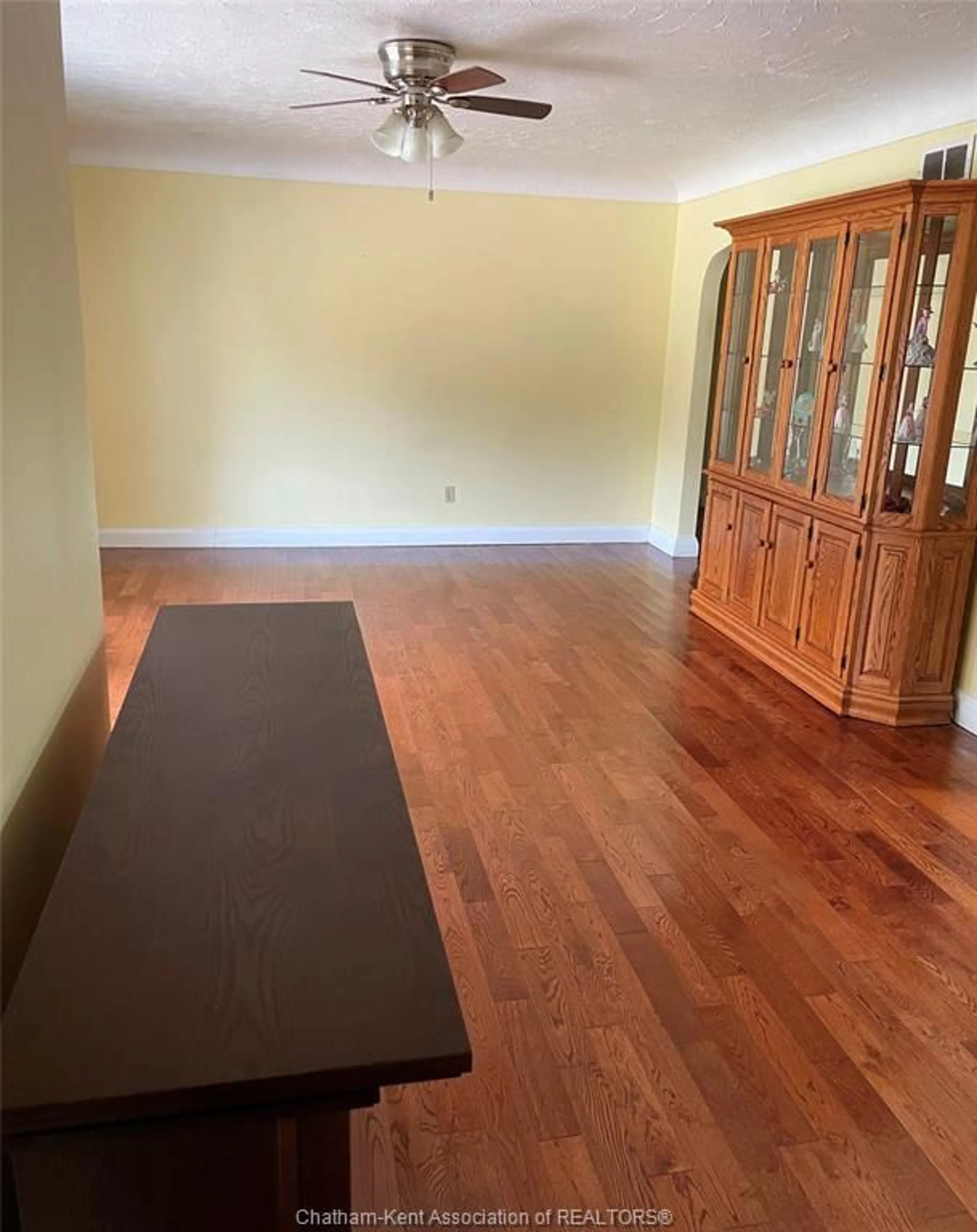 A pic of a room for 50 Phair Ave, Wallaceburg Ontario N8A 2M3