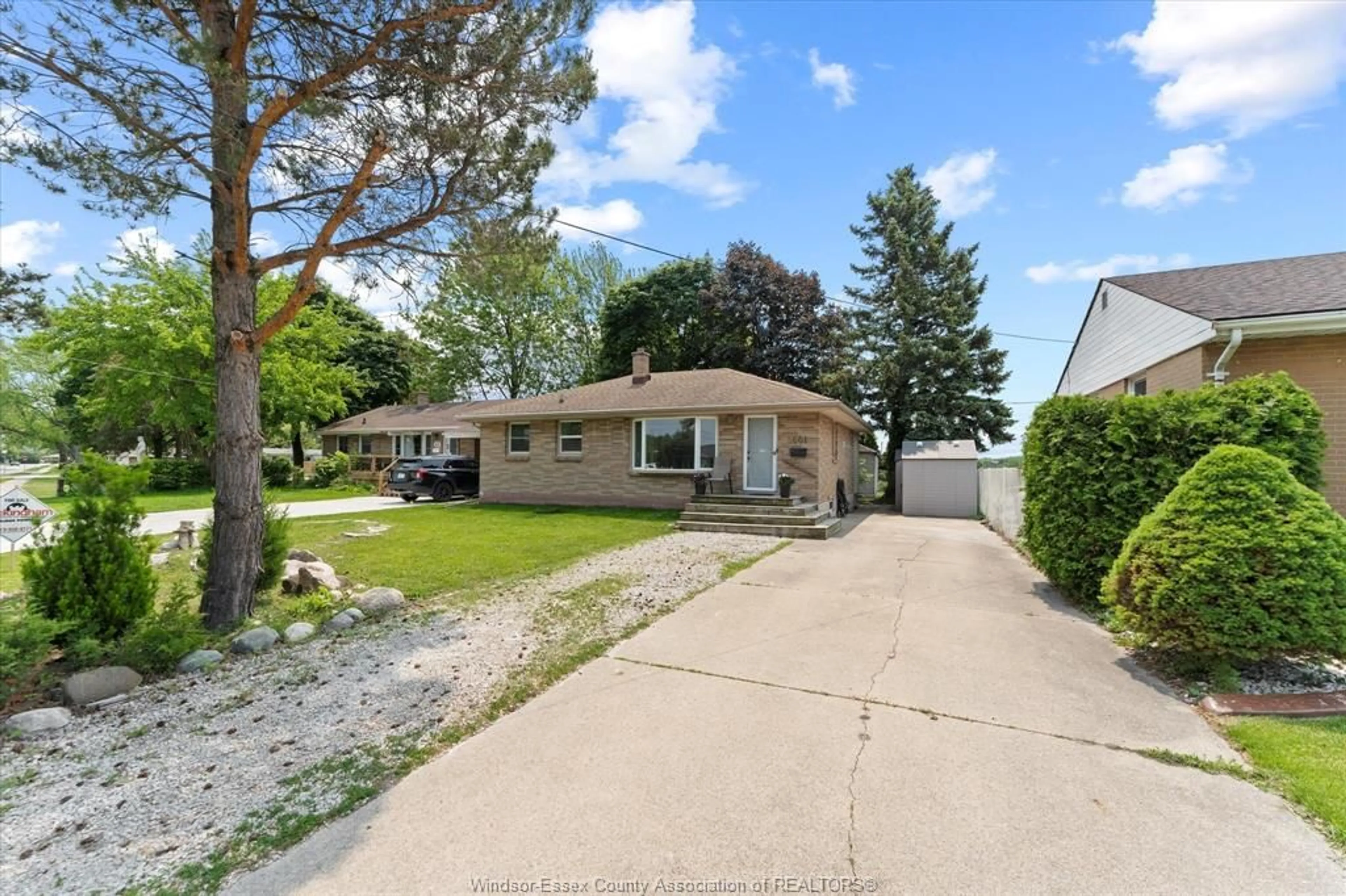 Unknown for 8661 JEROME, Windsor Ontario N8S 1W8