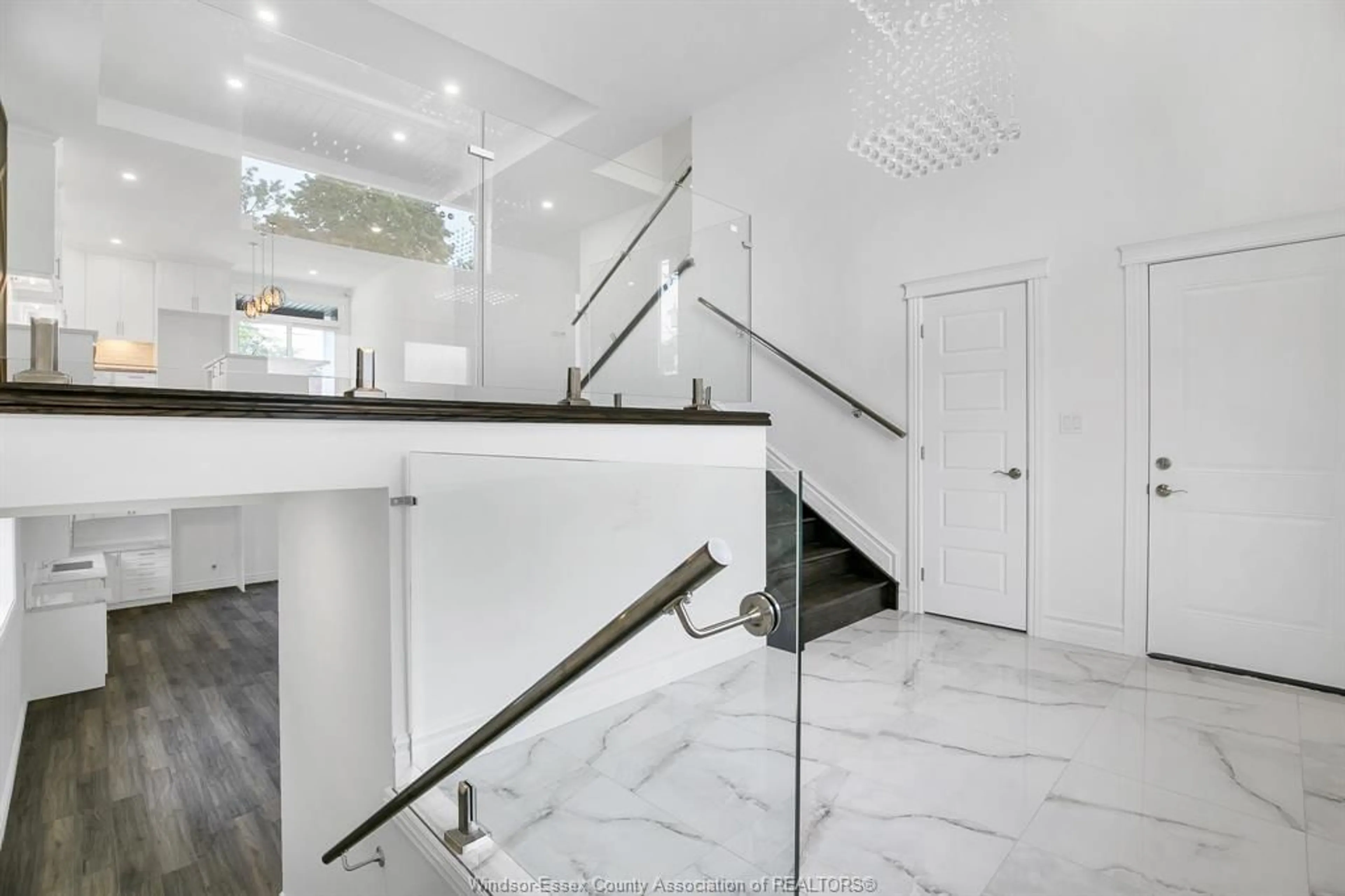 Stairs for 1702 MARK Ave, Windsor Ontario N9B 3G8