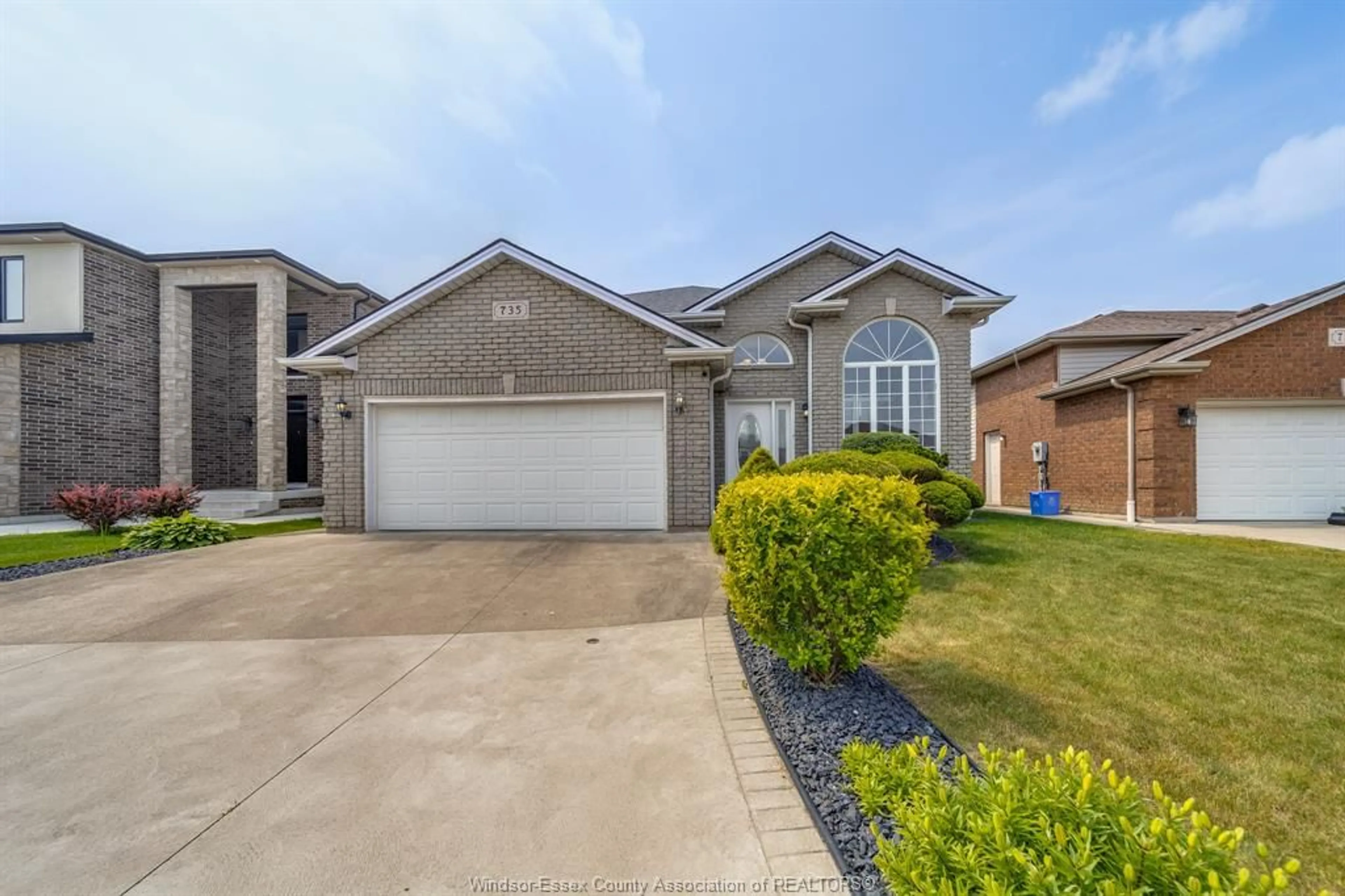 Unknown for 735 ALPENROSE Crt, Windsor Ontario N9G 2X7