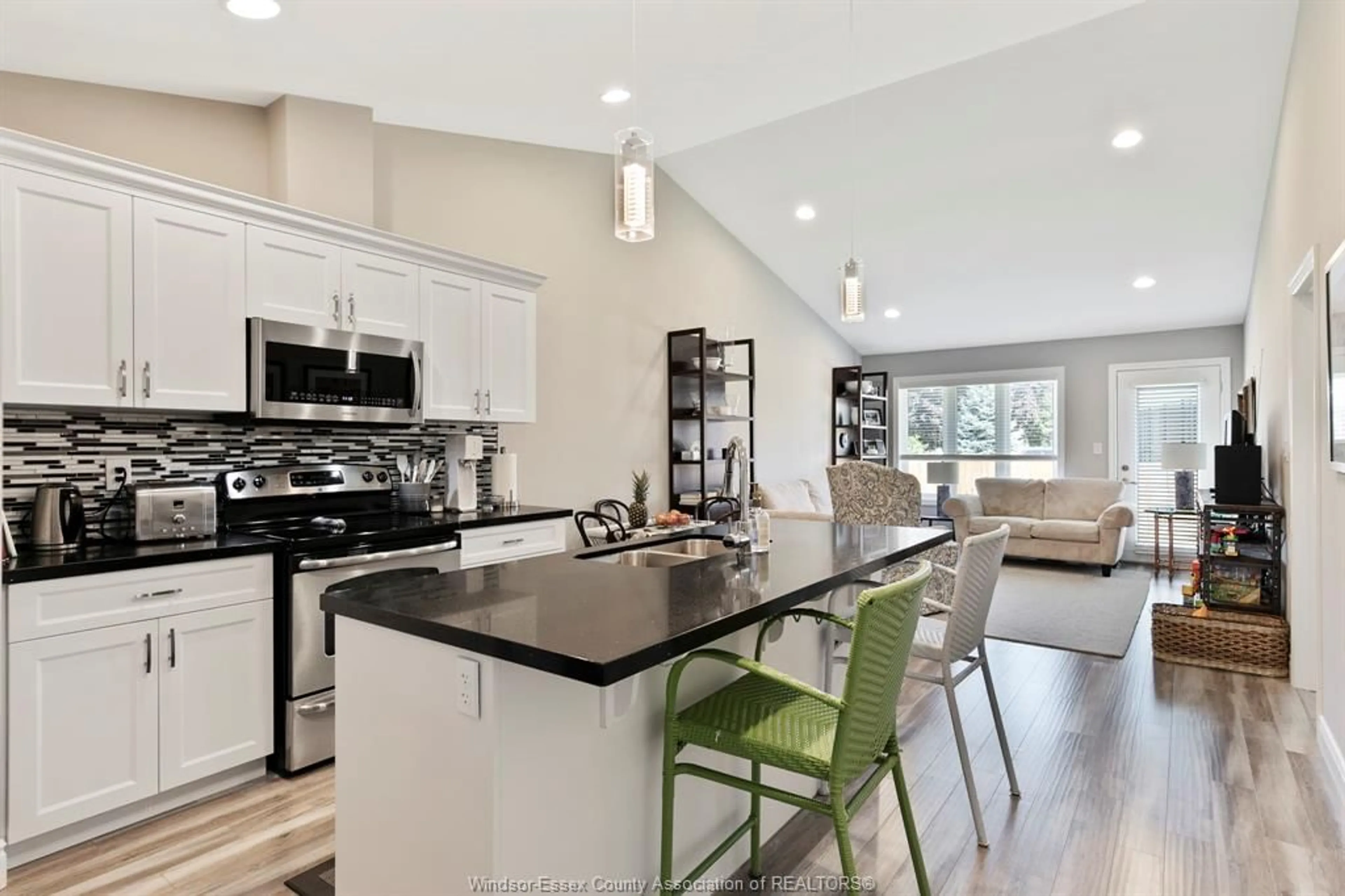 Open concept kitchen, ceramic/tile floor for 1226 KAMLOOPS, Windsor Ontario N8W 5V2