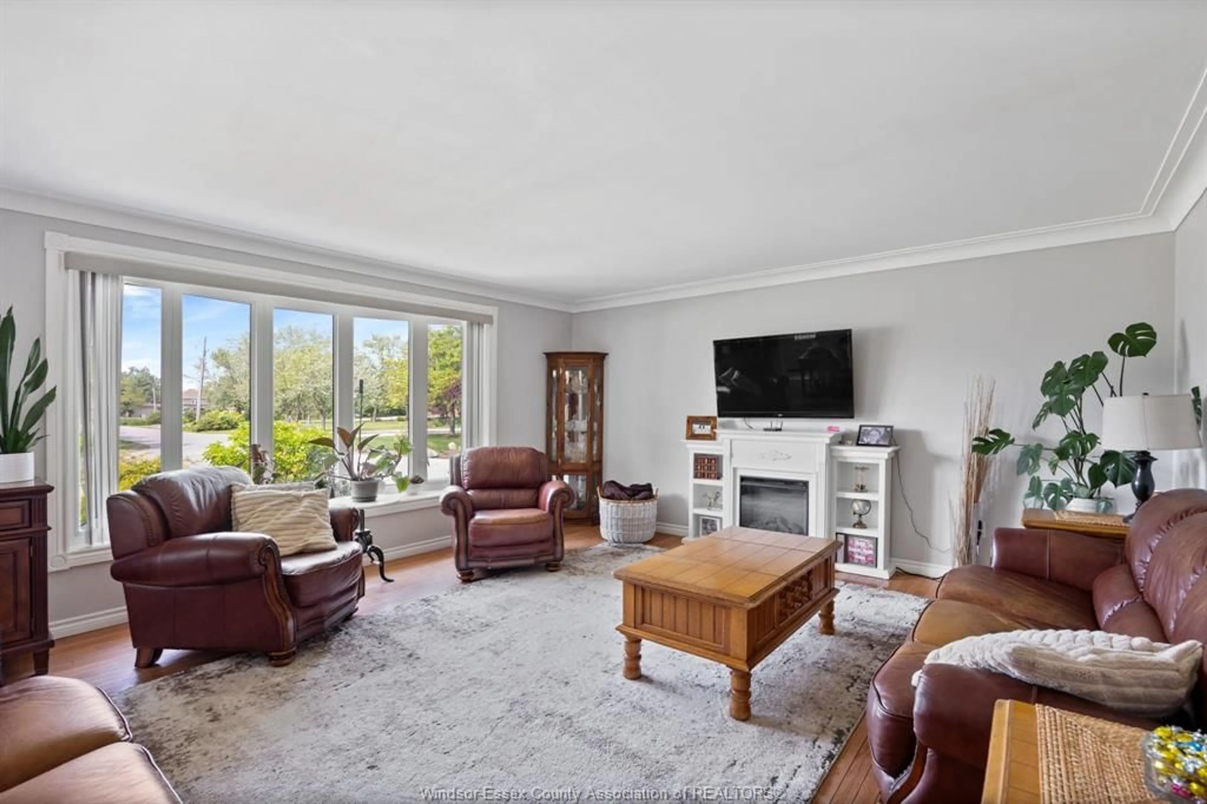 Living room with furniture, unknown for 1226 AIMEE St, Lakeshore Ontario N0R 1S0