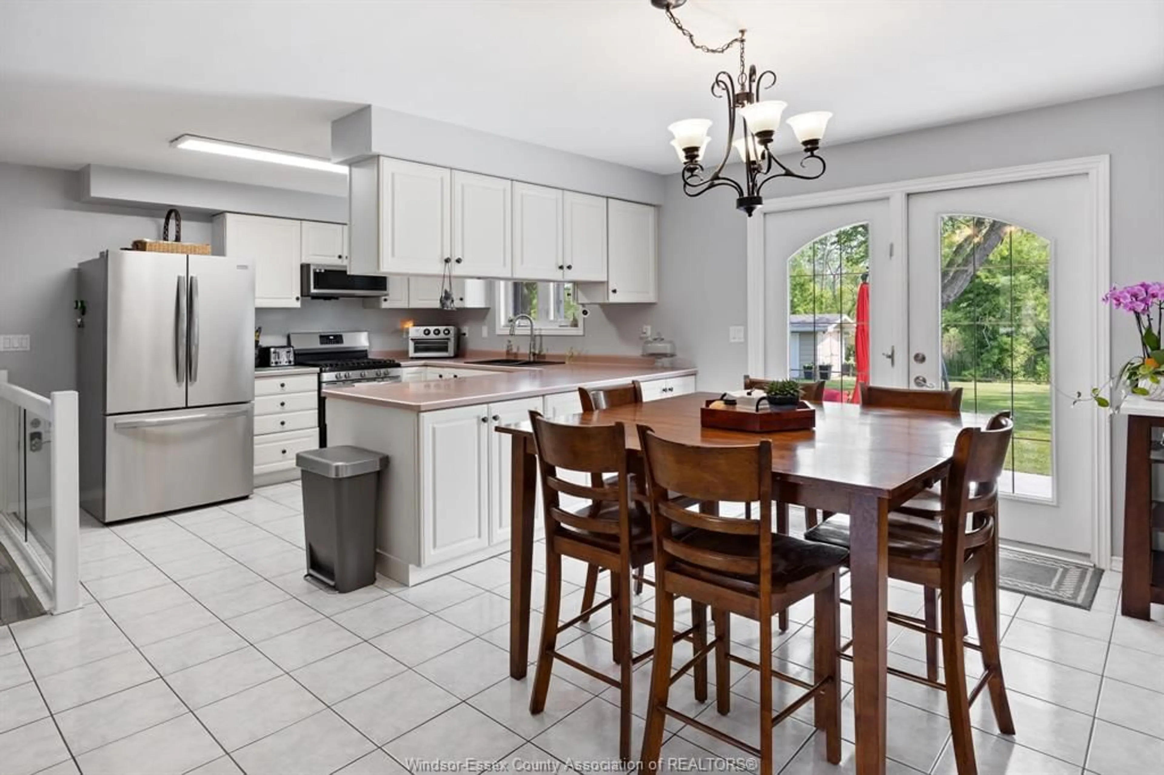 Open concept kitchen, ceramic/tile floor for 1226 AIMEE St, Lakeshore Ontario N0R 1S0