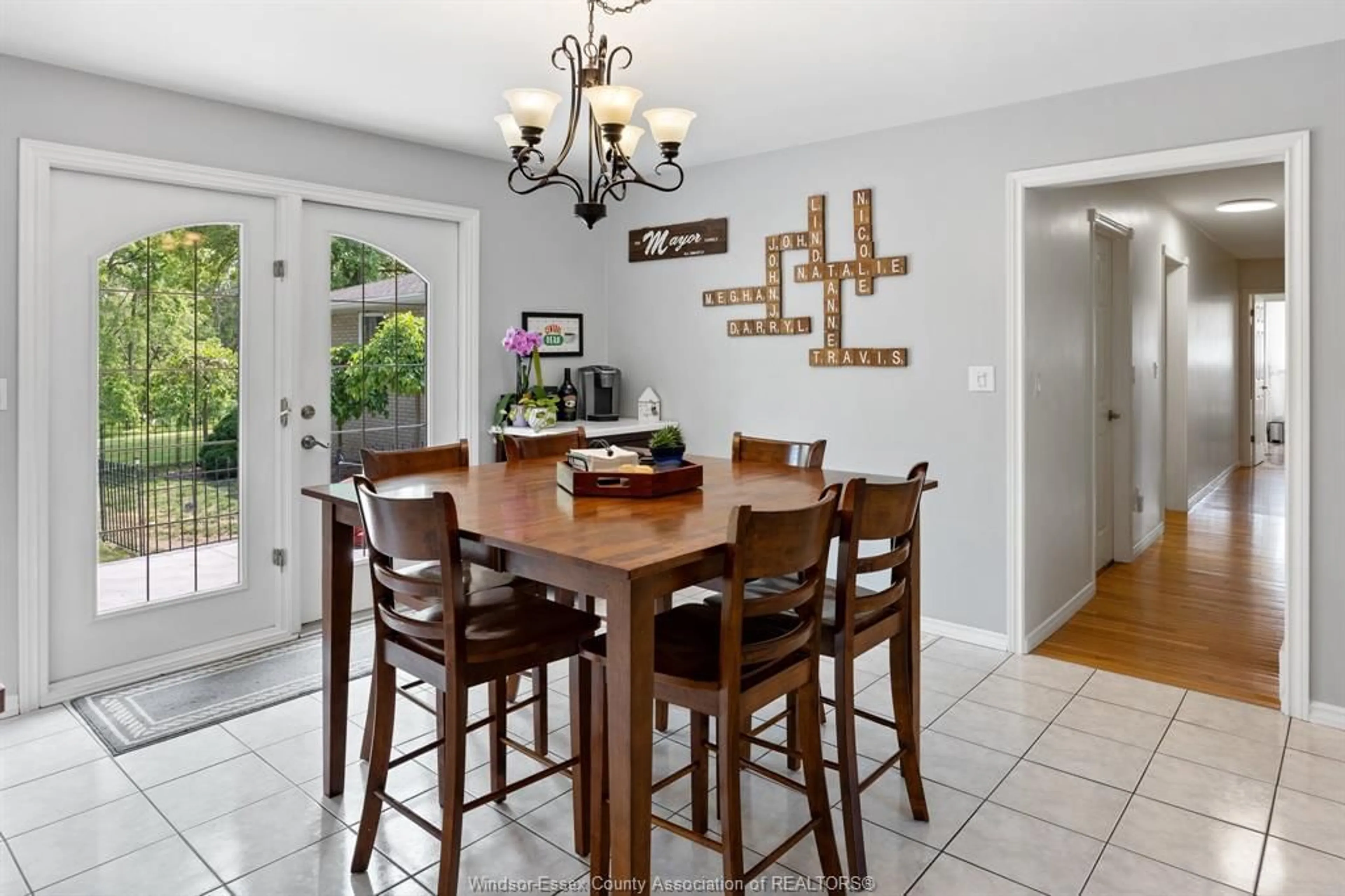 Dining room, ceramic/tile floor for 1226 AIMEE St, Lakeshore Ontario N0R 1S0