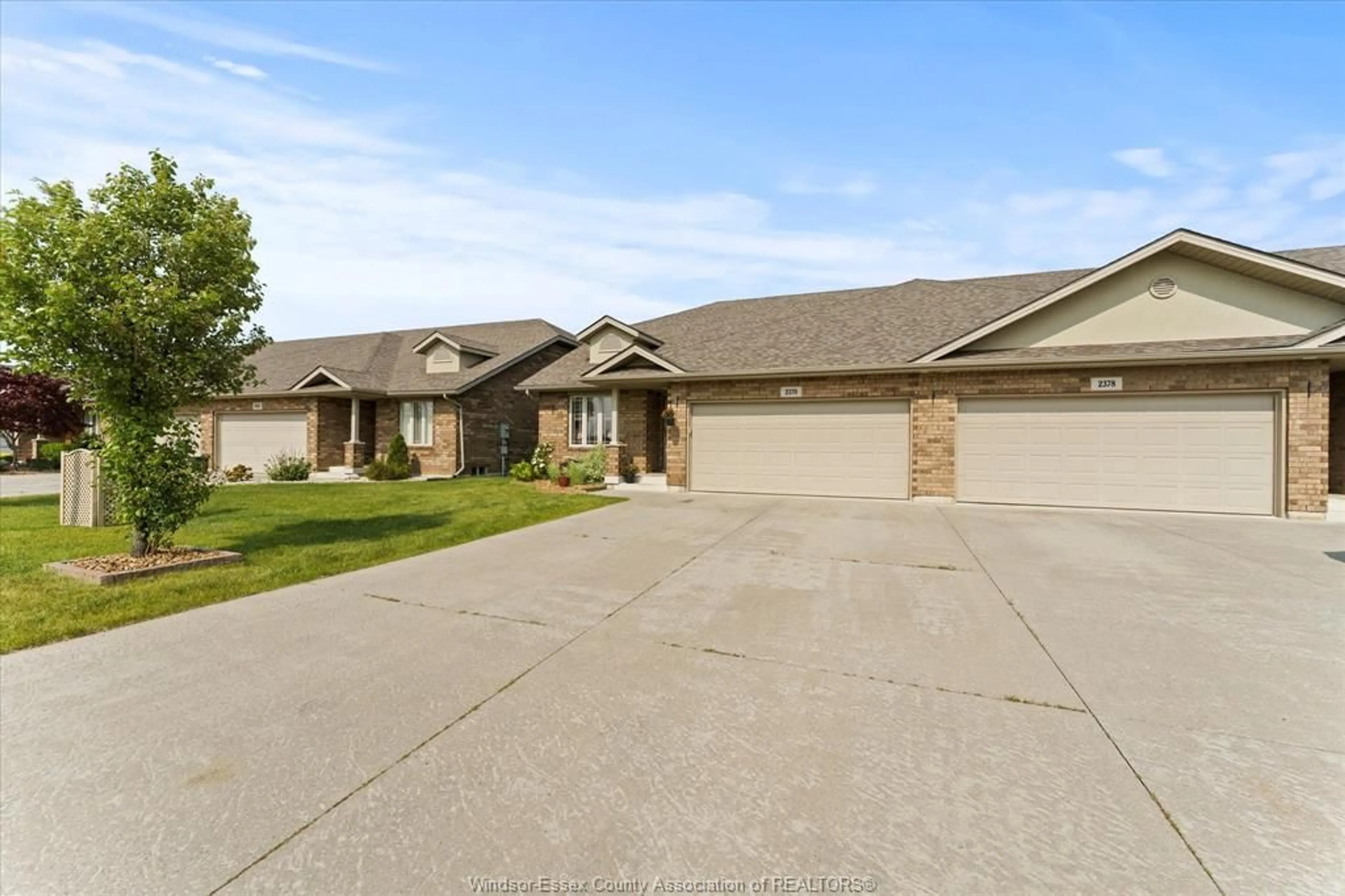 A pic from outside/outdoor area/front of a property/back of a property/a pic from drone, street for 2370 CYPRESS Ave, Windsor Ontario N8P 0A7