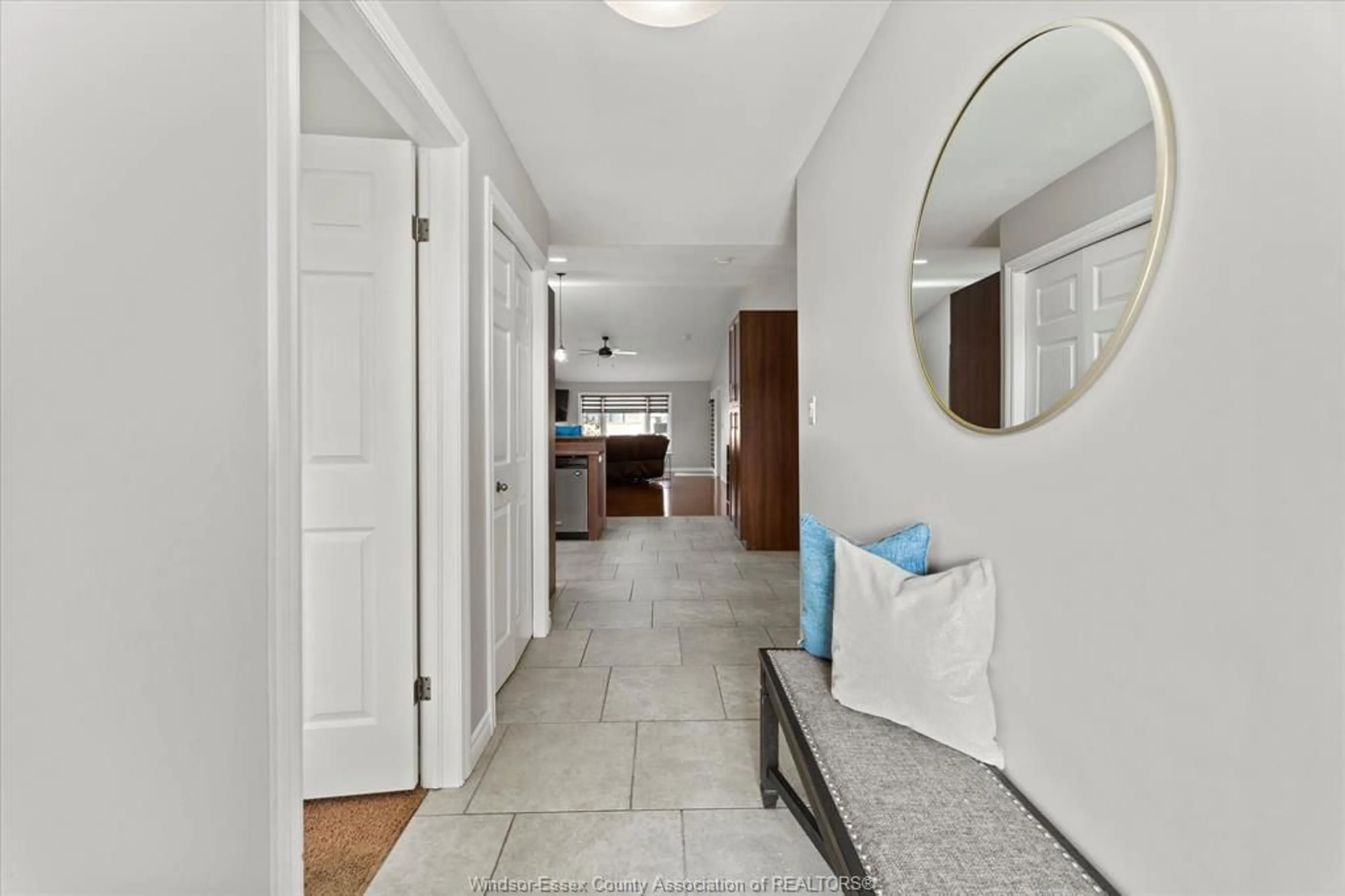 Indoor entryway for 2370 CYPRESS Ave, Windsor Ontario N8P 0A7