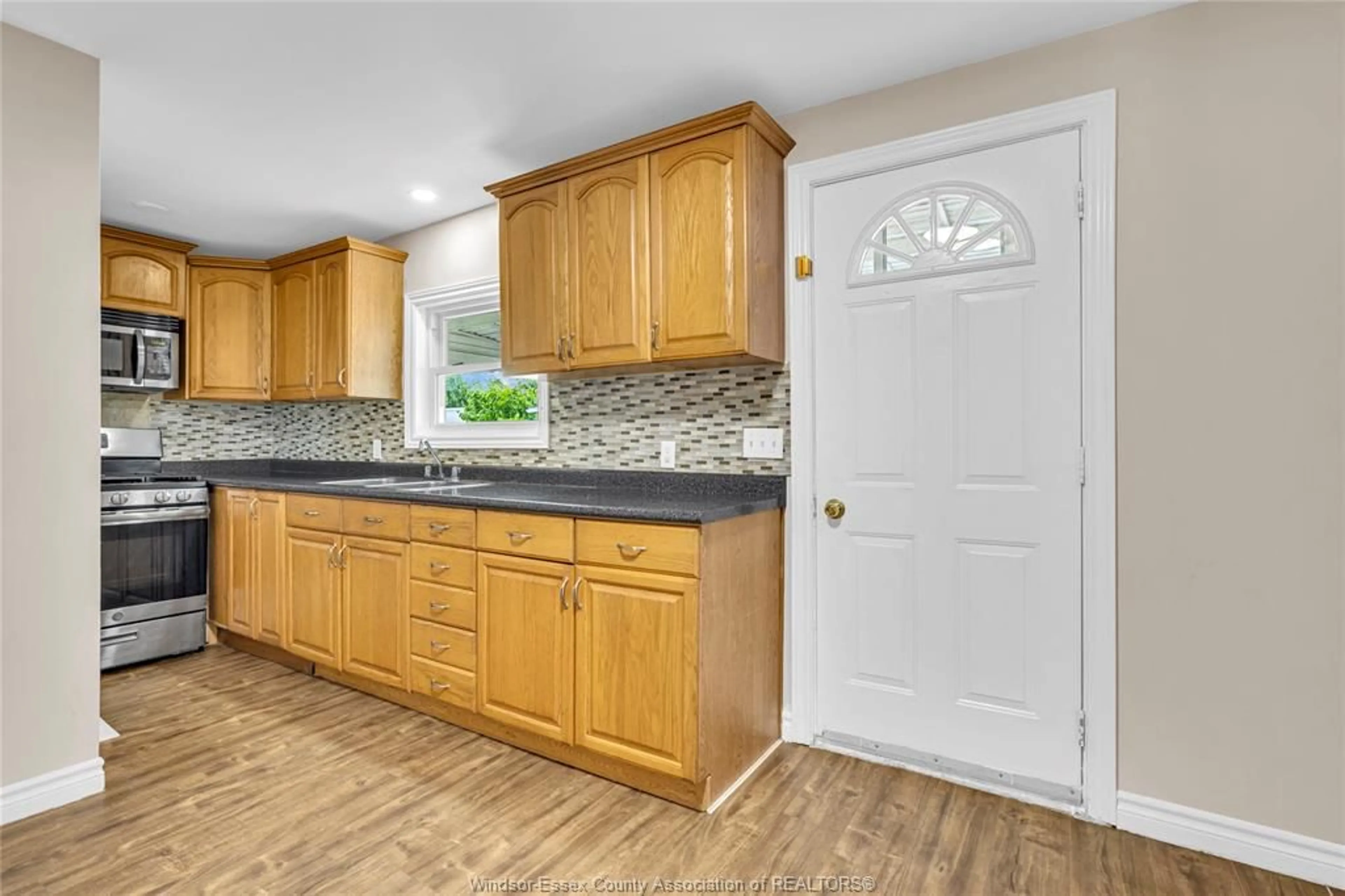 Standard kitchen, ceramic/tile floor for 2598 PILLETTE Rd, Windsor Ontario N8T 3R5