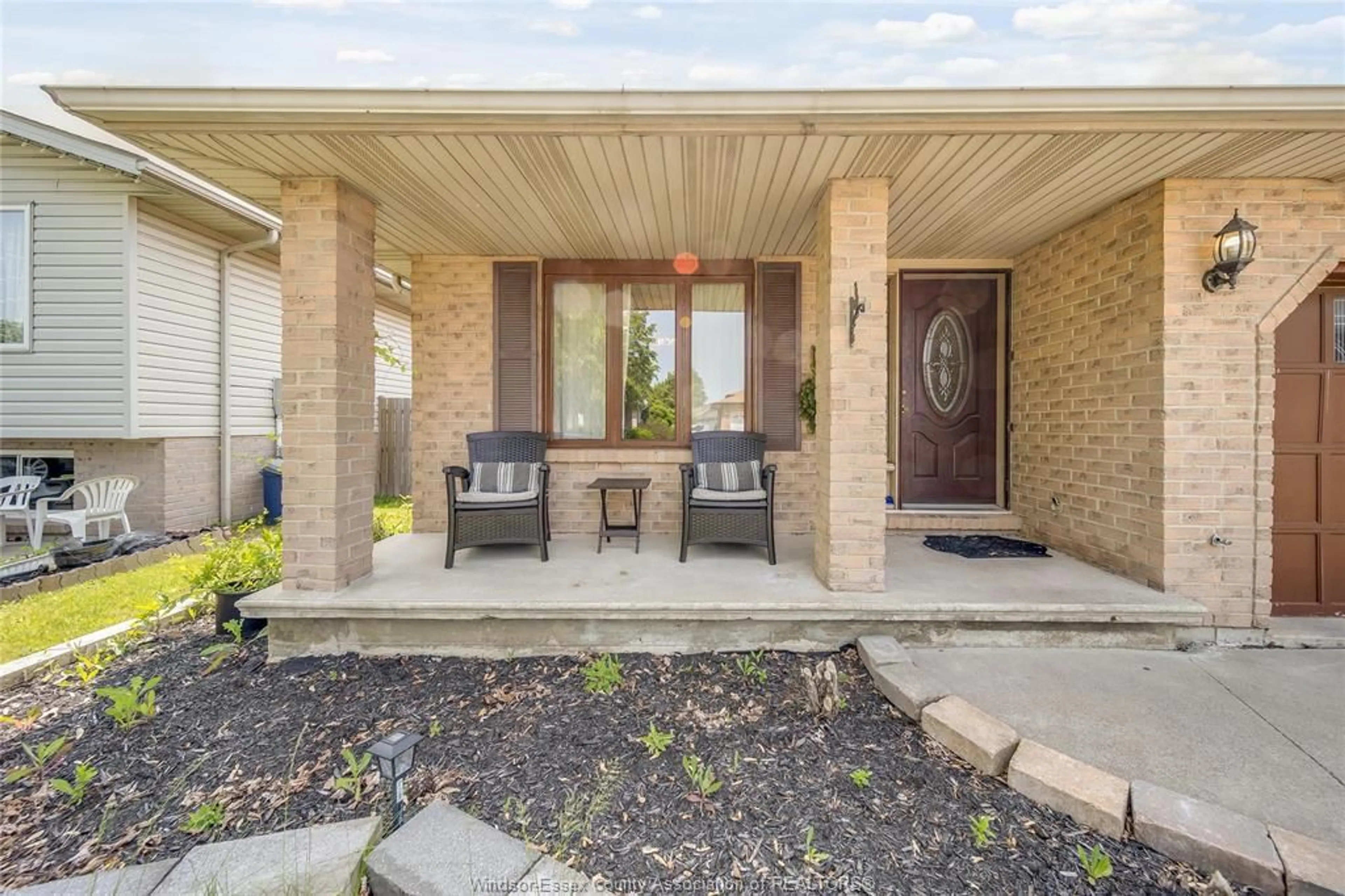 Unknown for 1063 BROOKVIEW, Windsor Ontario N8W 5H4