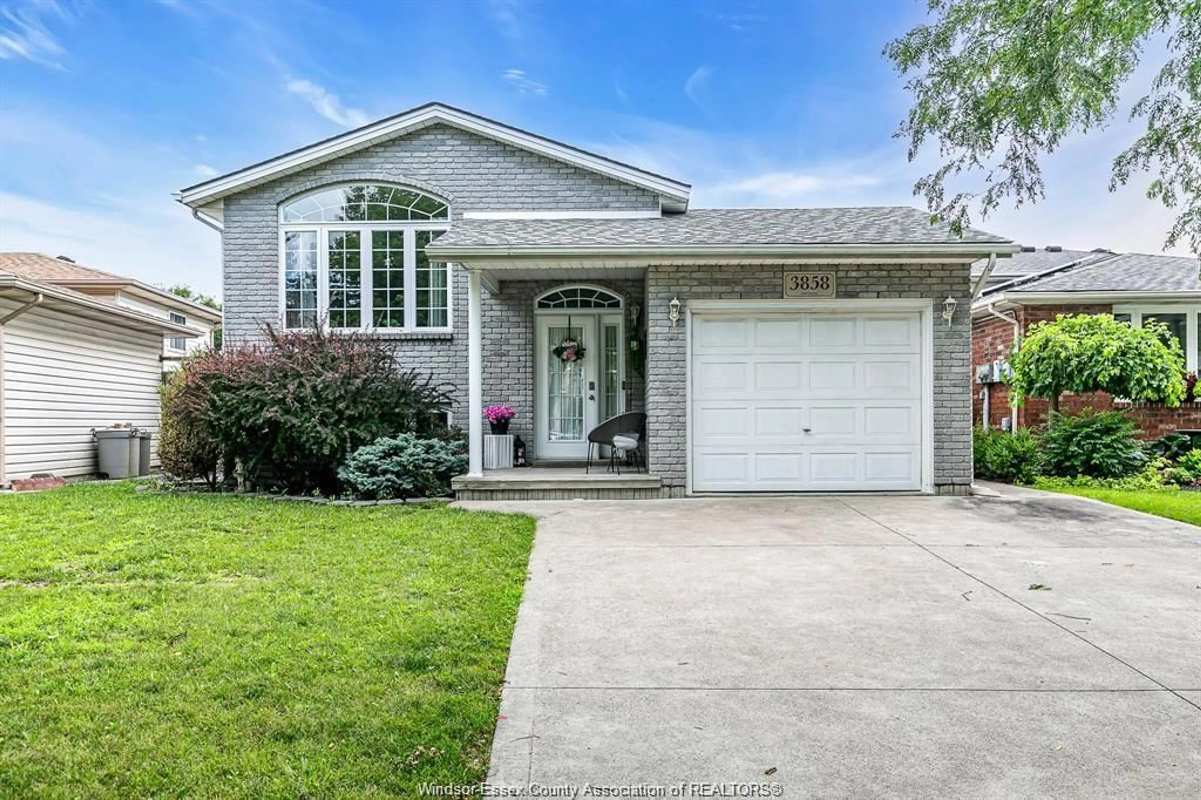 Home with vinyl exterior material, street for 3858 ACORN Cres, Windsor Ontario N8W 5R5