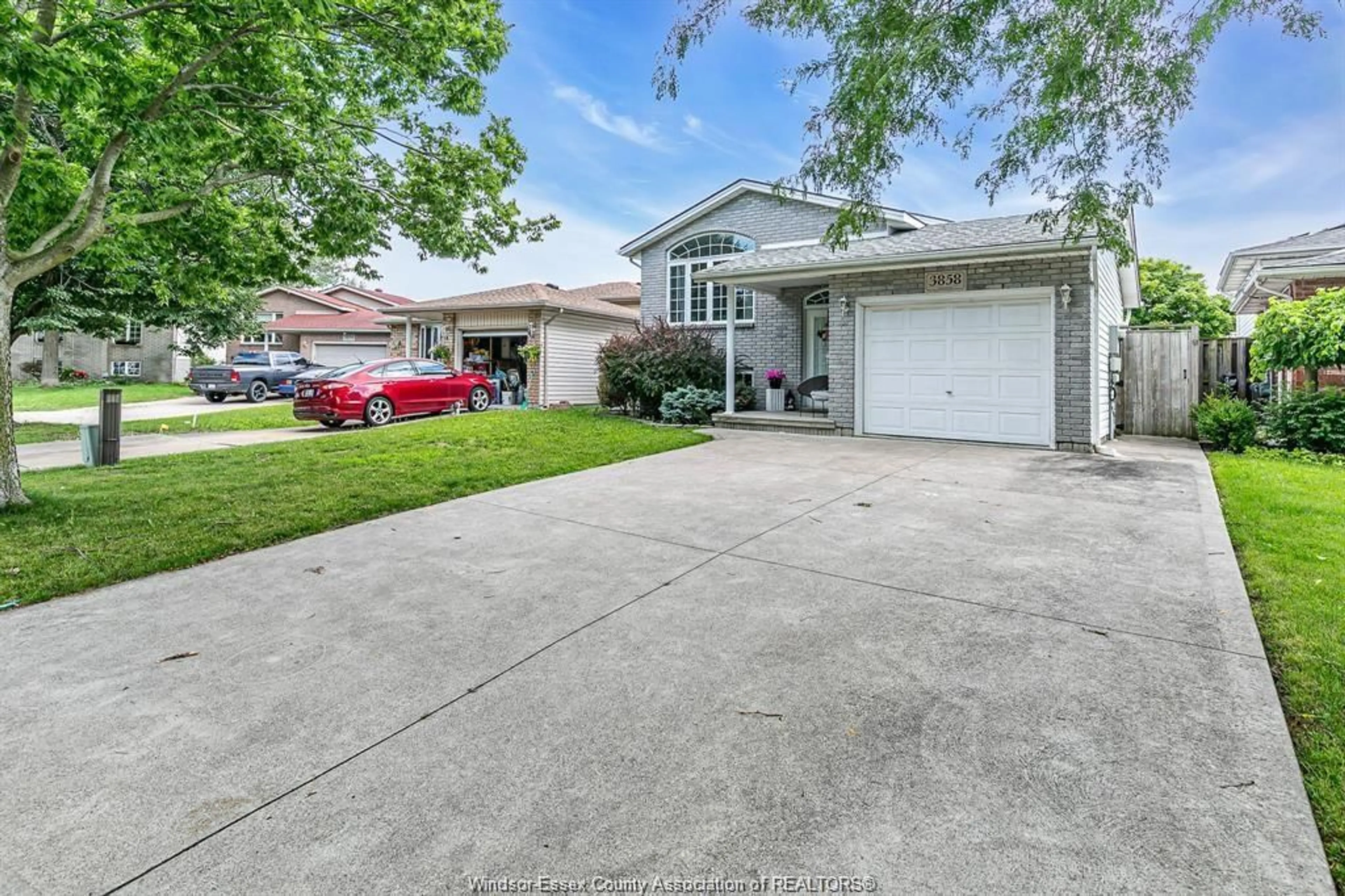 Unknown for 3858 ACORN Cres, Windsor Ontario N8W 5R5