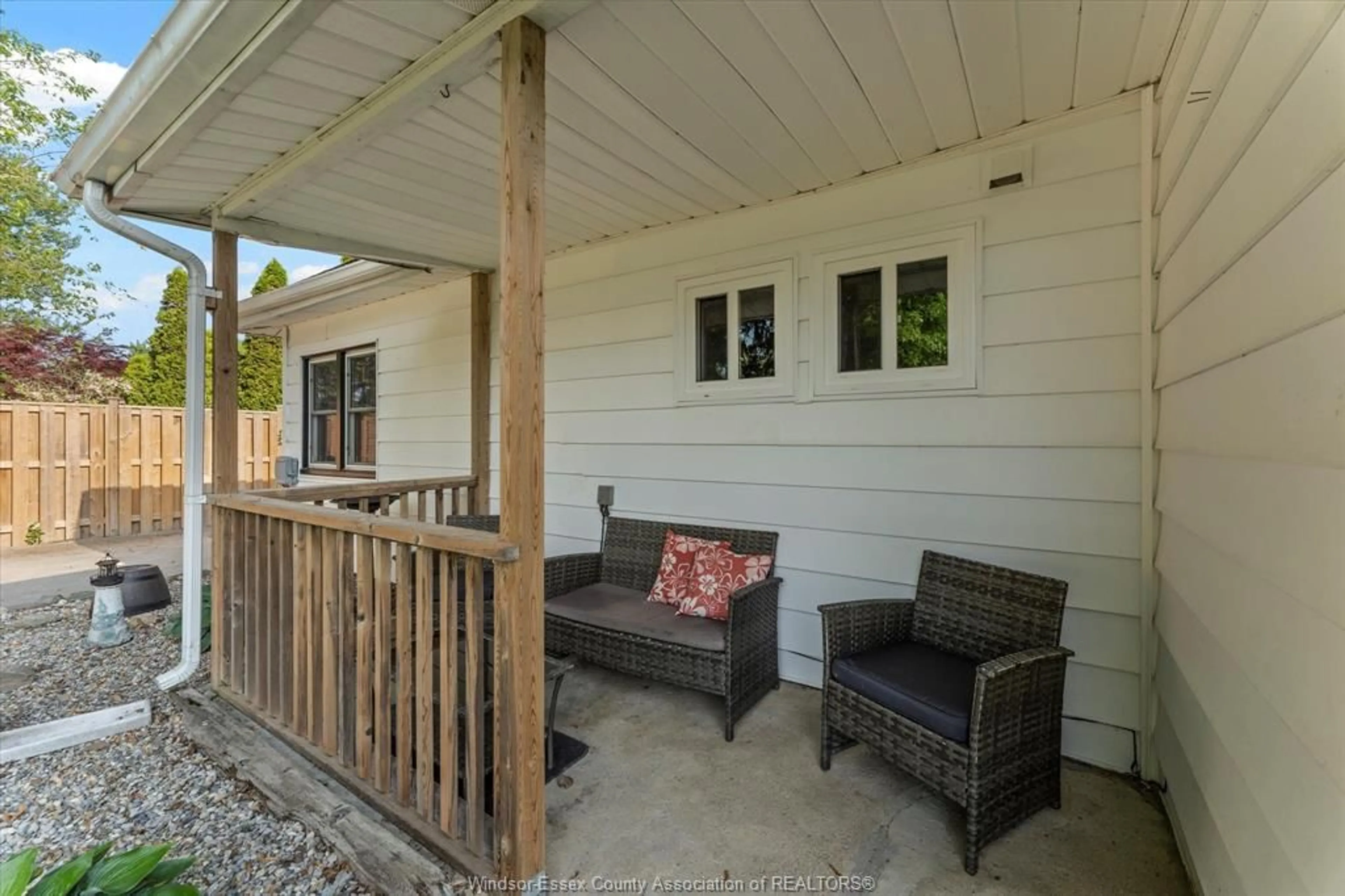 Patio, street for 106 MCDONALD St, Amherstburg Ontario N9V 1V9