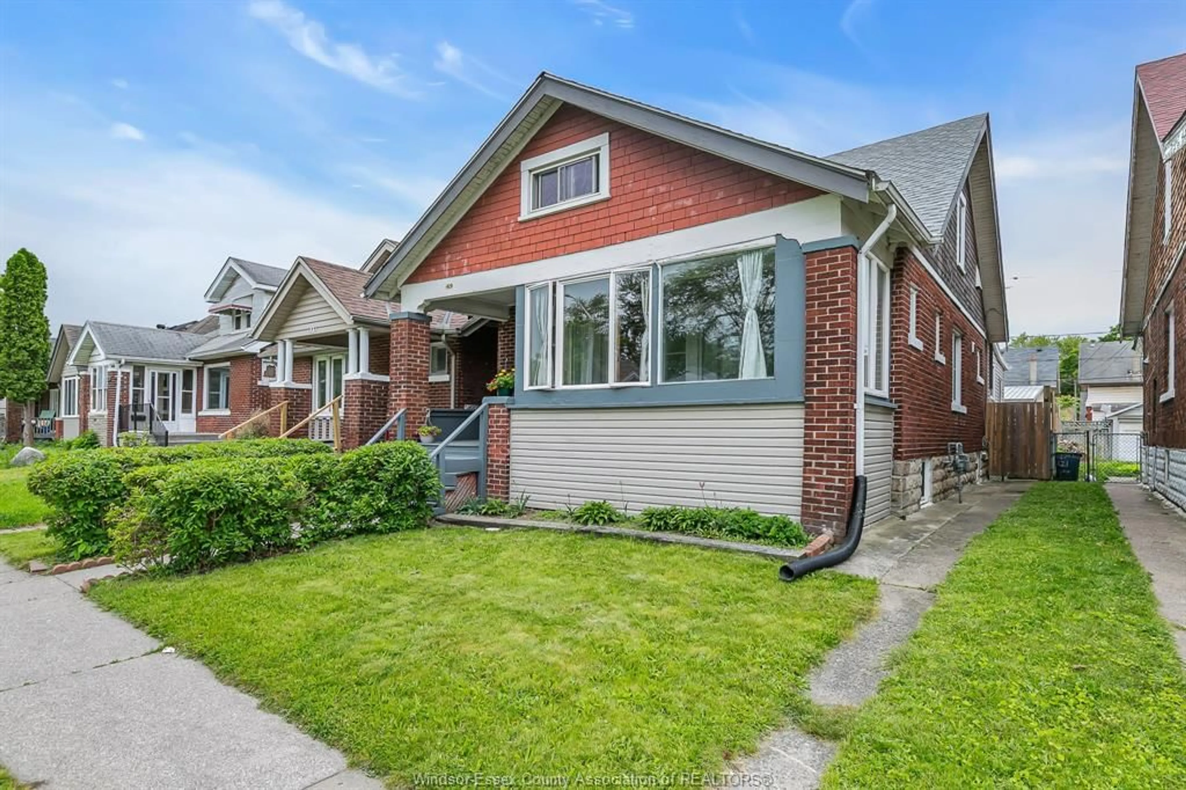 Home with brick exterior material, street for 429 MCKAY Ave, Windsor Ontario N9B 1Z7
