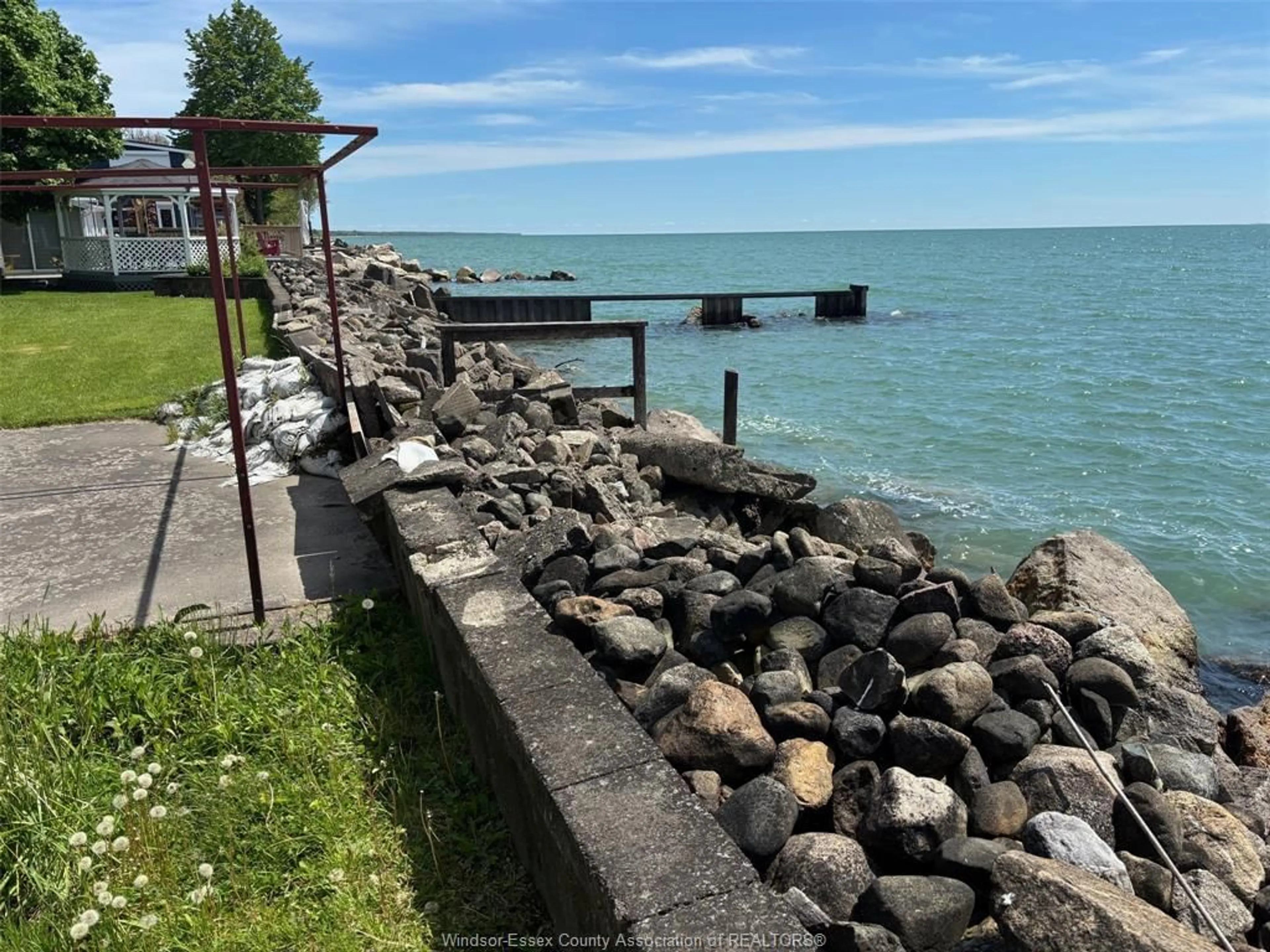 Unknown for 680 POINT PELEE Dr, Leamington Ontario N8H 3V4
