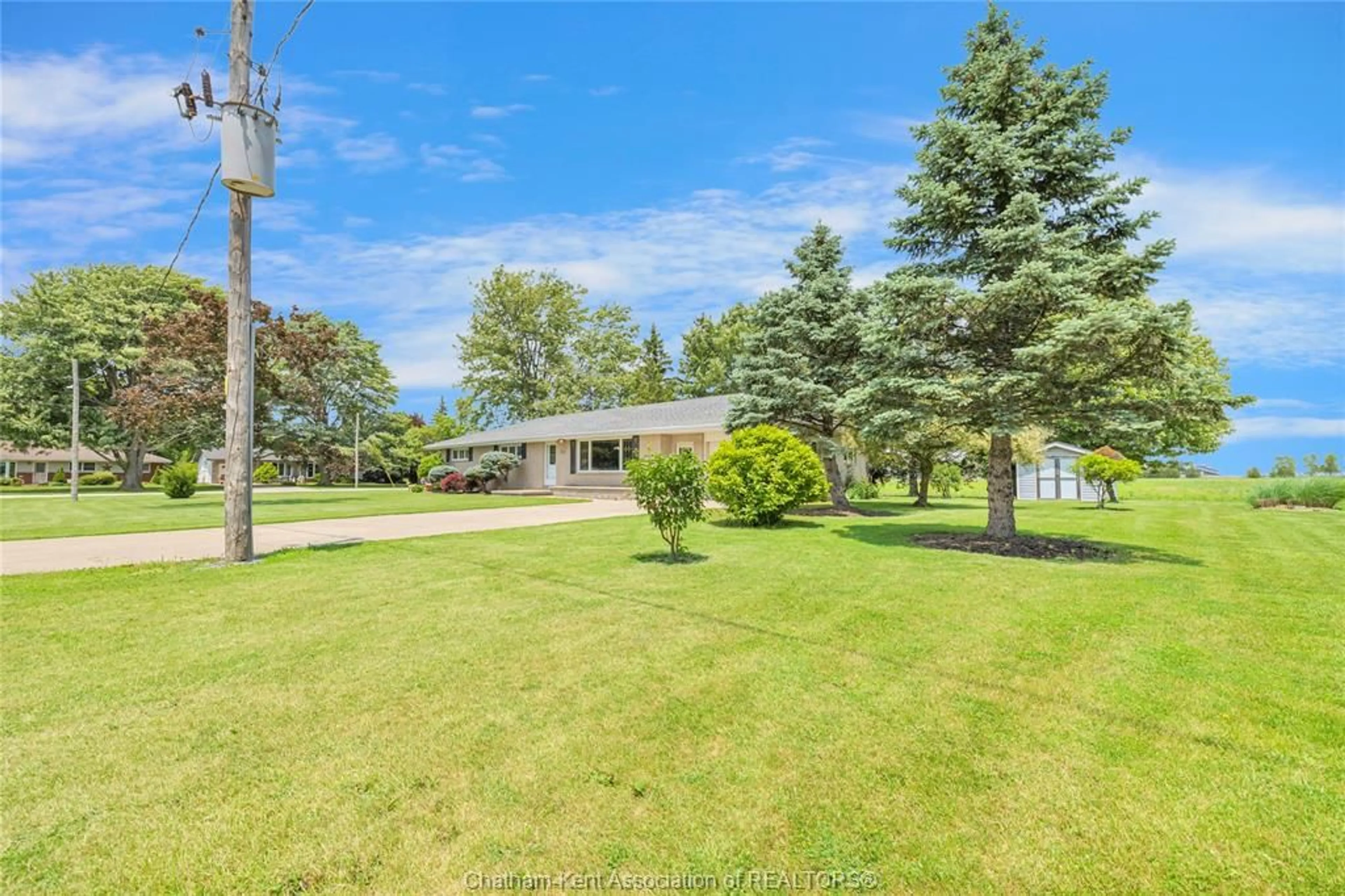A pic from outside/outdoor area/front of a property/back of a property/a pic from drone, water/lake/river/ocean view for 110 Cresent Lane, Merlin Ontario N0P 1W0