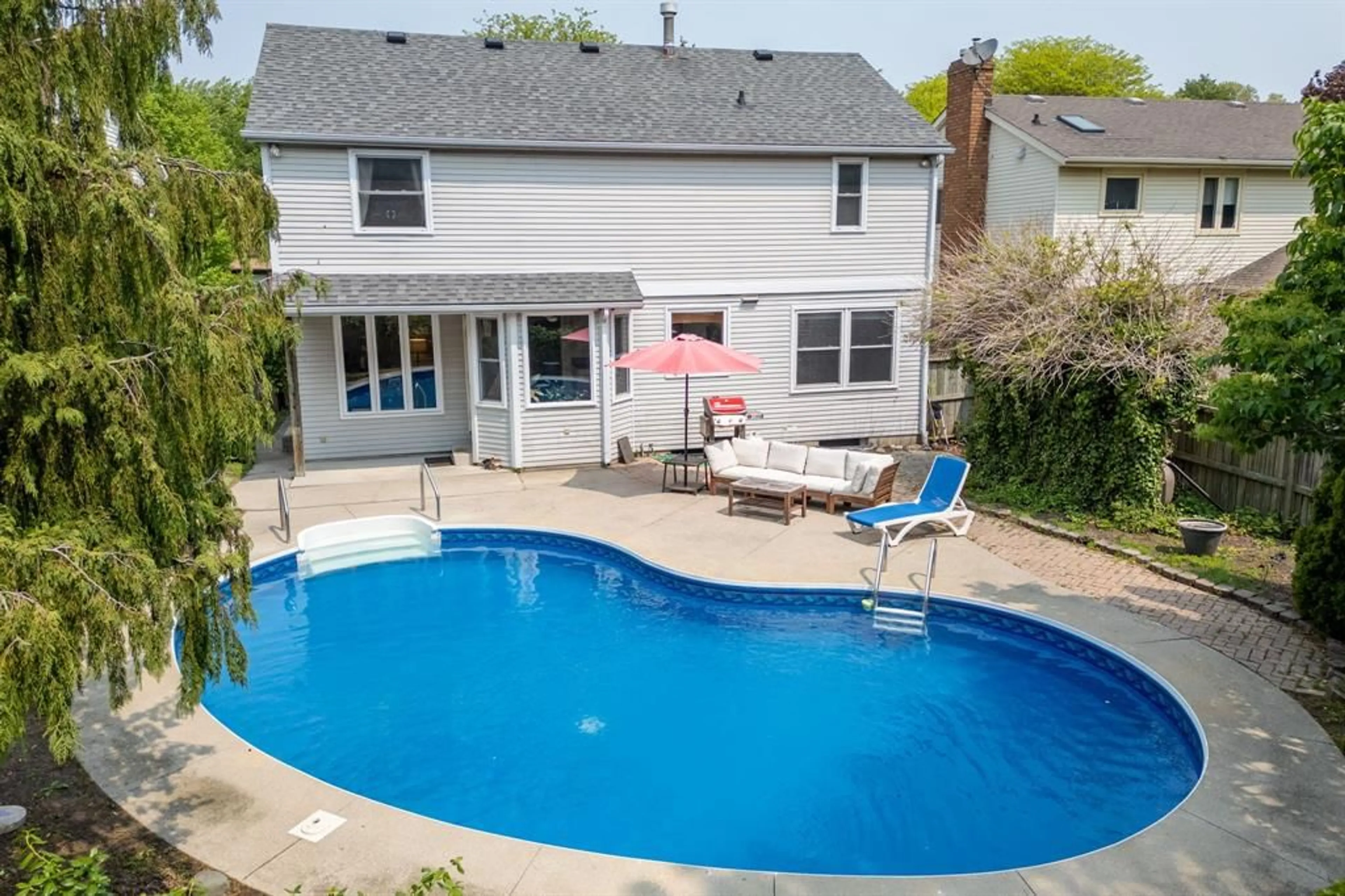 Pool for 637 O'DELL St, Sarnia Ontario N7V 4H7
