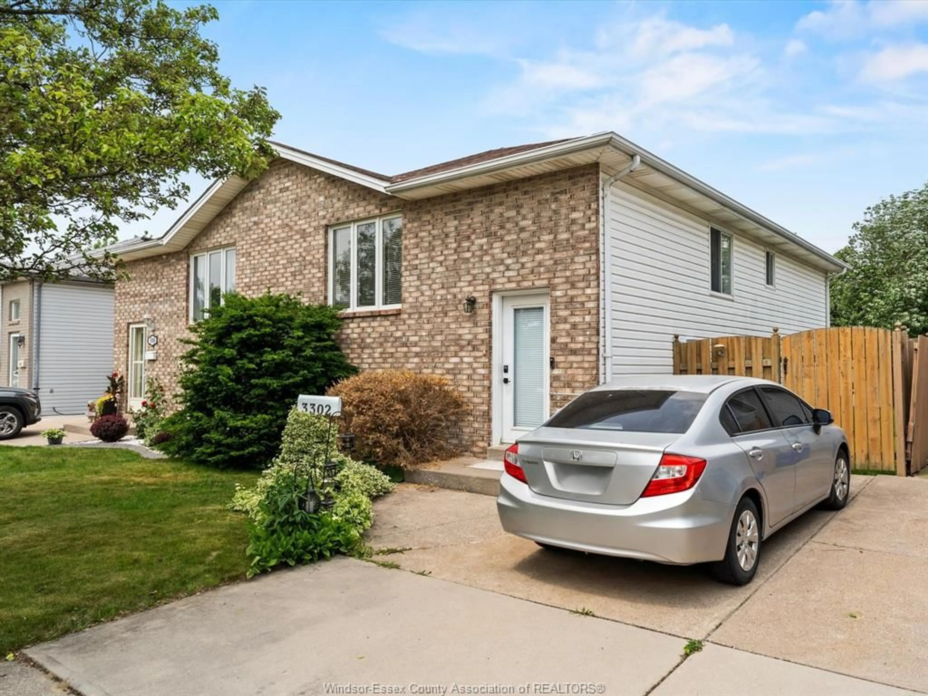 Unknown for 3302 CANDLEWOOD Cres, Windsor Ontario N8W 5M5