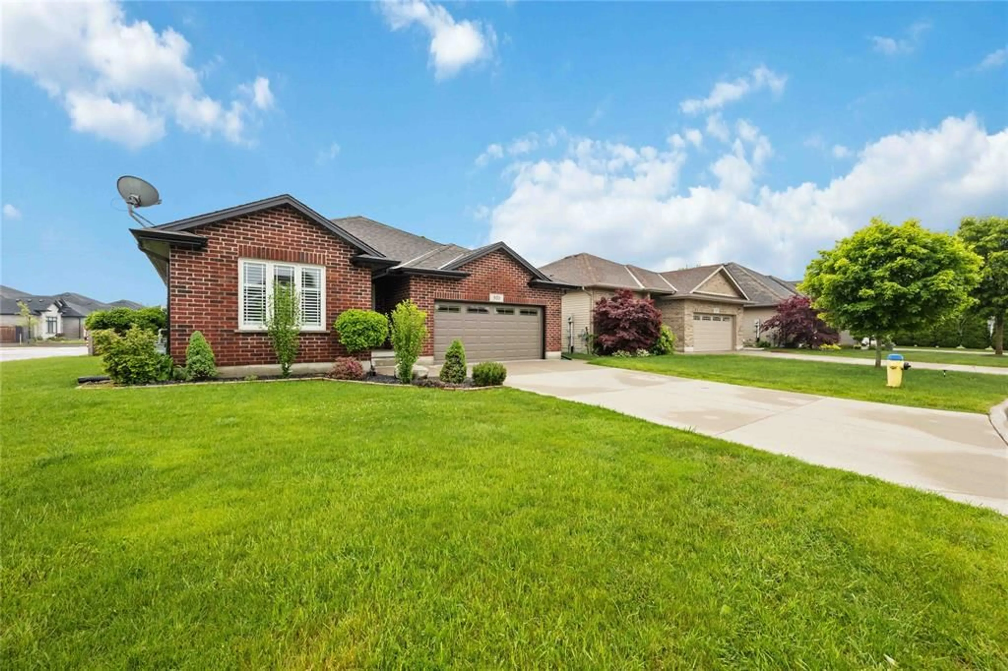 Home with brick exterior material, street for 301 Bluebird Crt, Sarnia Ontario N7S 0E3