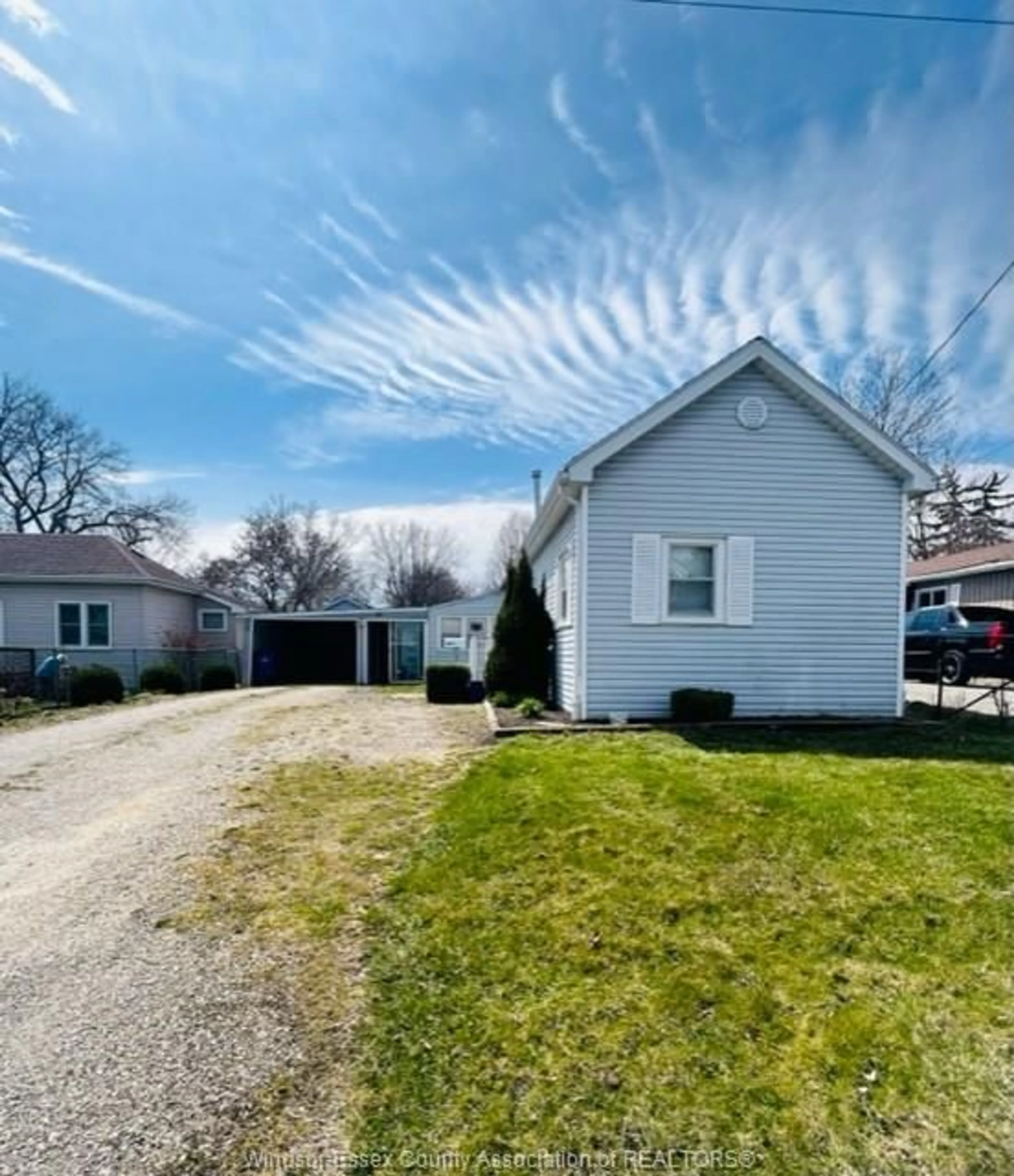 A pic from outside/outdoor area/front of a property/back of a property/a pic from drone, street for 16 Berry, Chatham Ontario N7M 3B1