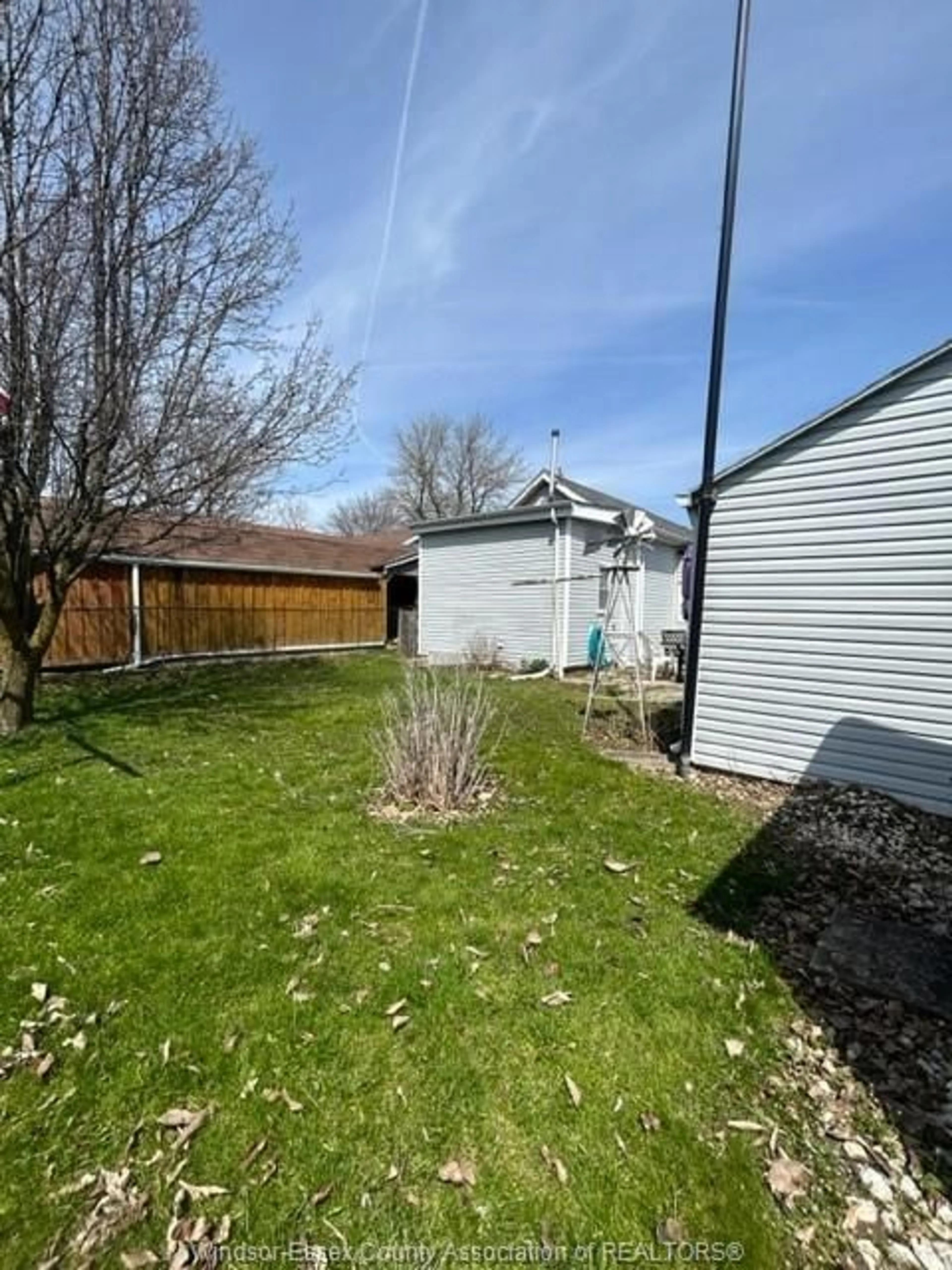 Shed for 16 Berry, Chatham Ontario N7M 3B1