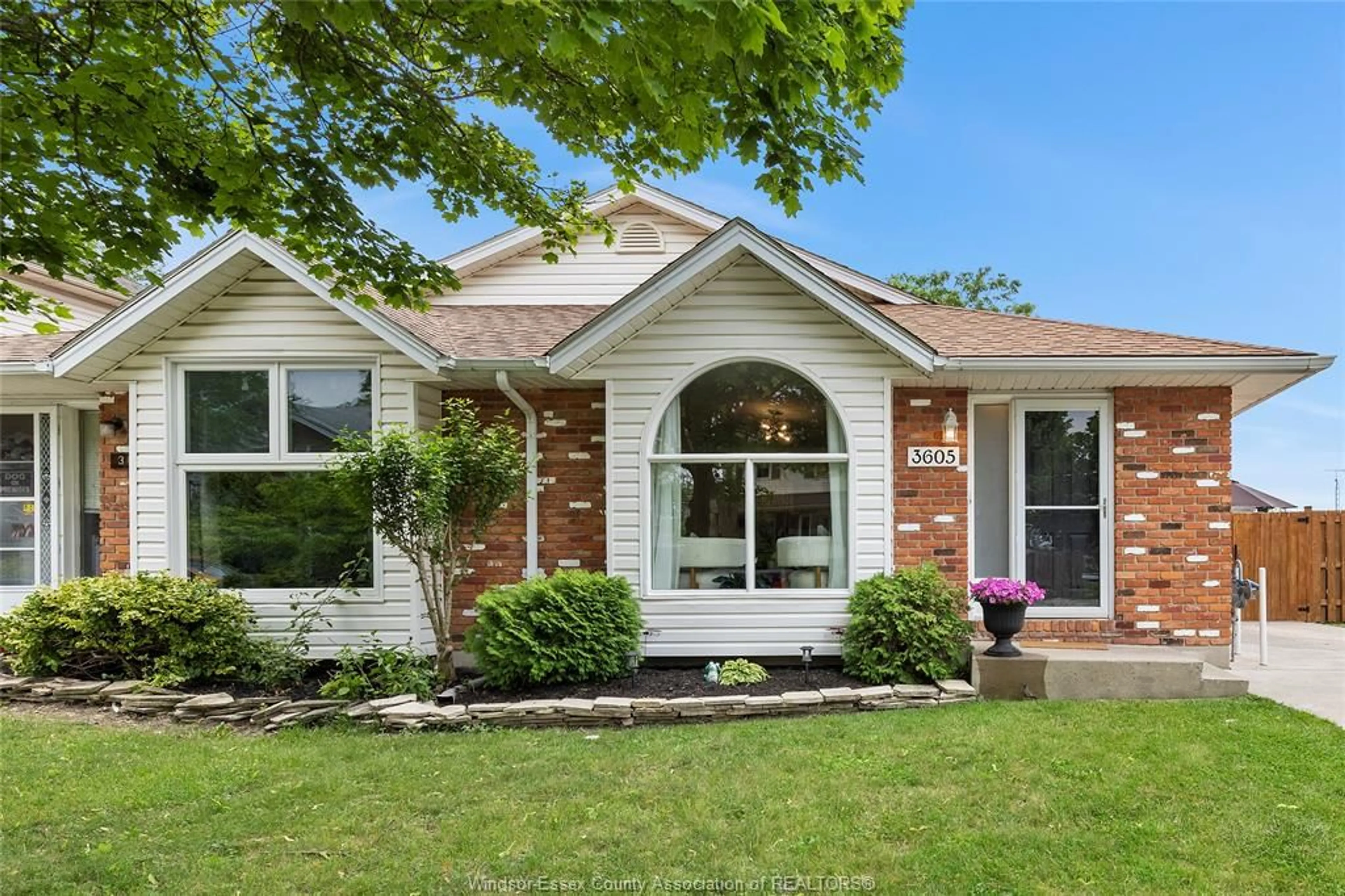 Home with brick exterior material, street for 3605 STEPHANIE Crt, Windsor Ontario N8W 5G5