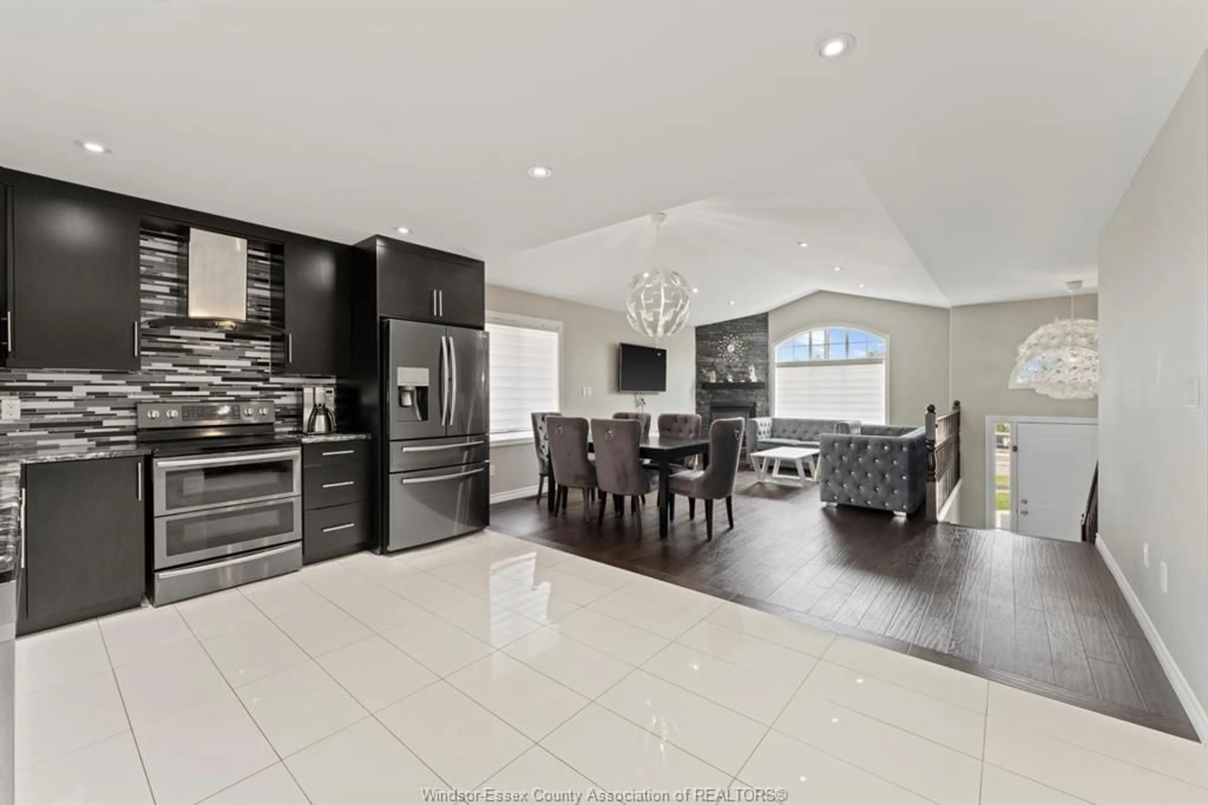 Open concept kitchen, ceramic/tile floor for 1103 THUNDERBAY Ave, Windsor Ontario N8P 0C8