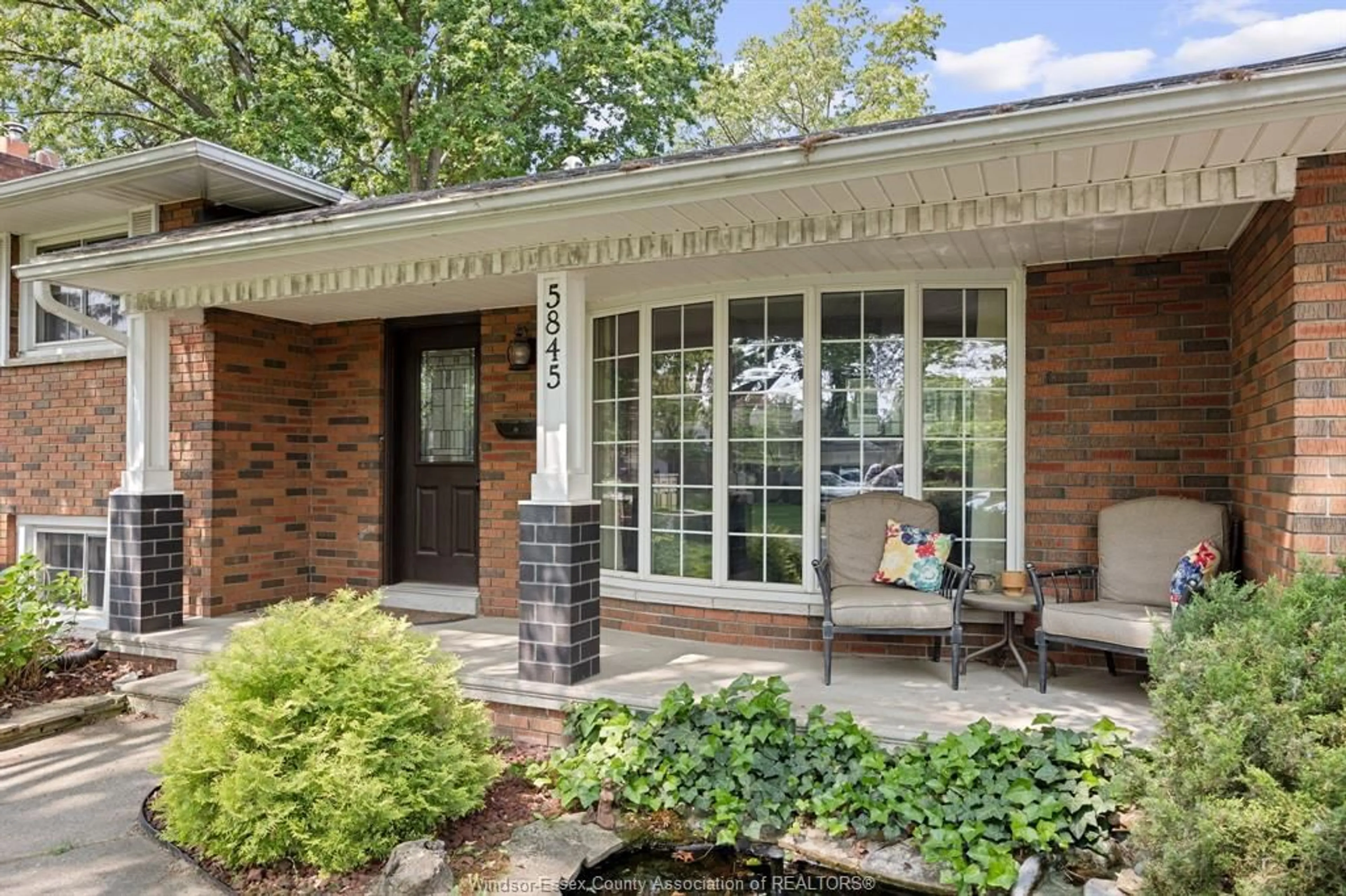 Home with brick exterior material, street for 5845 OXLEY, LaSalle Ontario N9H 1N6