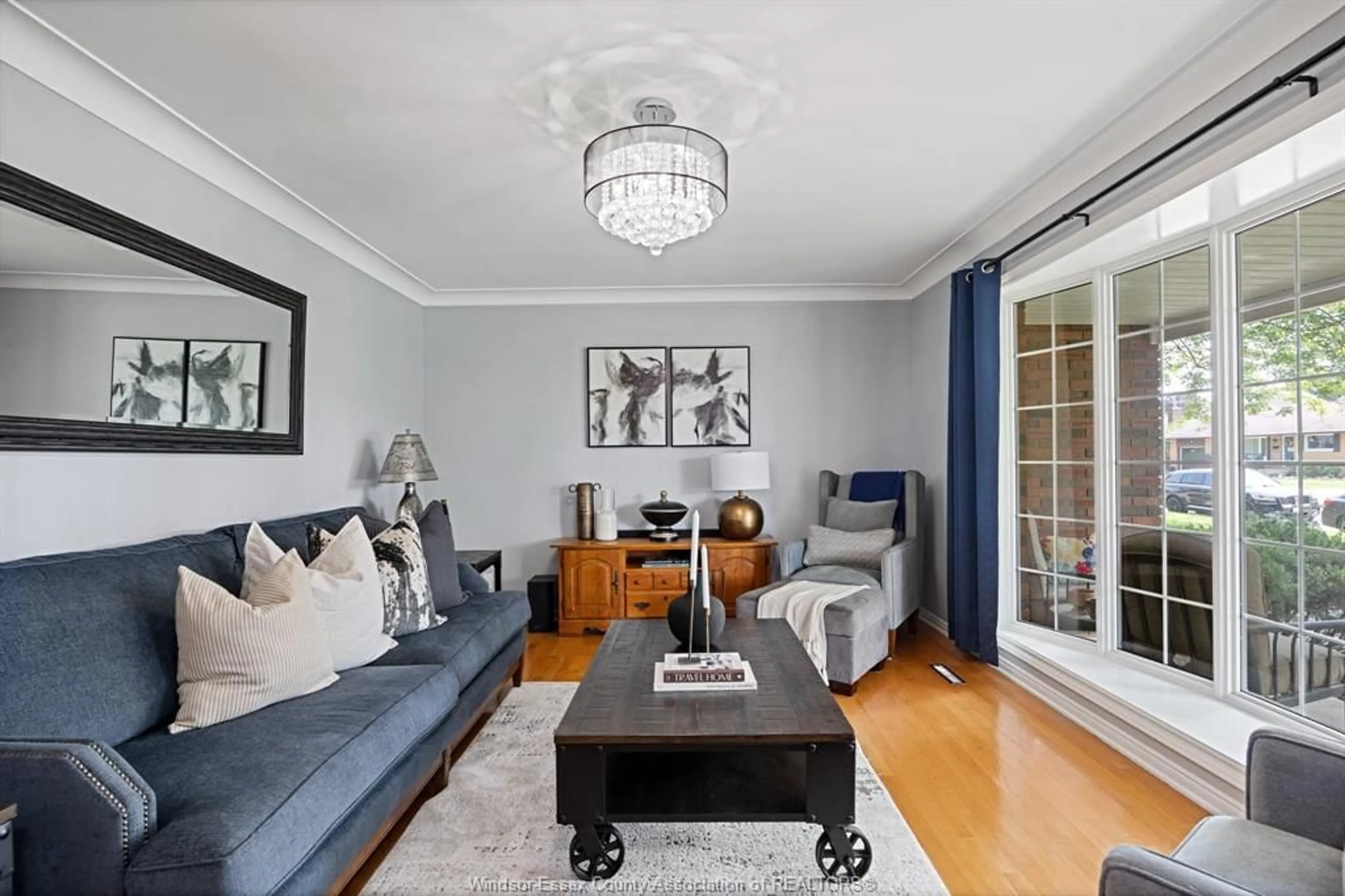Living room with furniture, unknown for 5845 OXLEY, LaSalle Ontario N9H 1N6