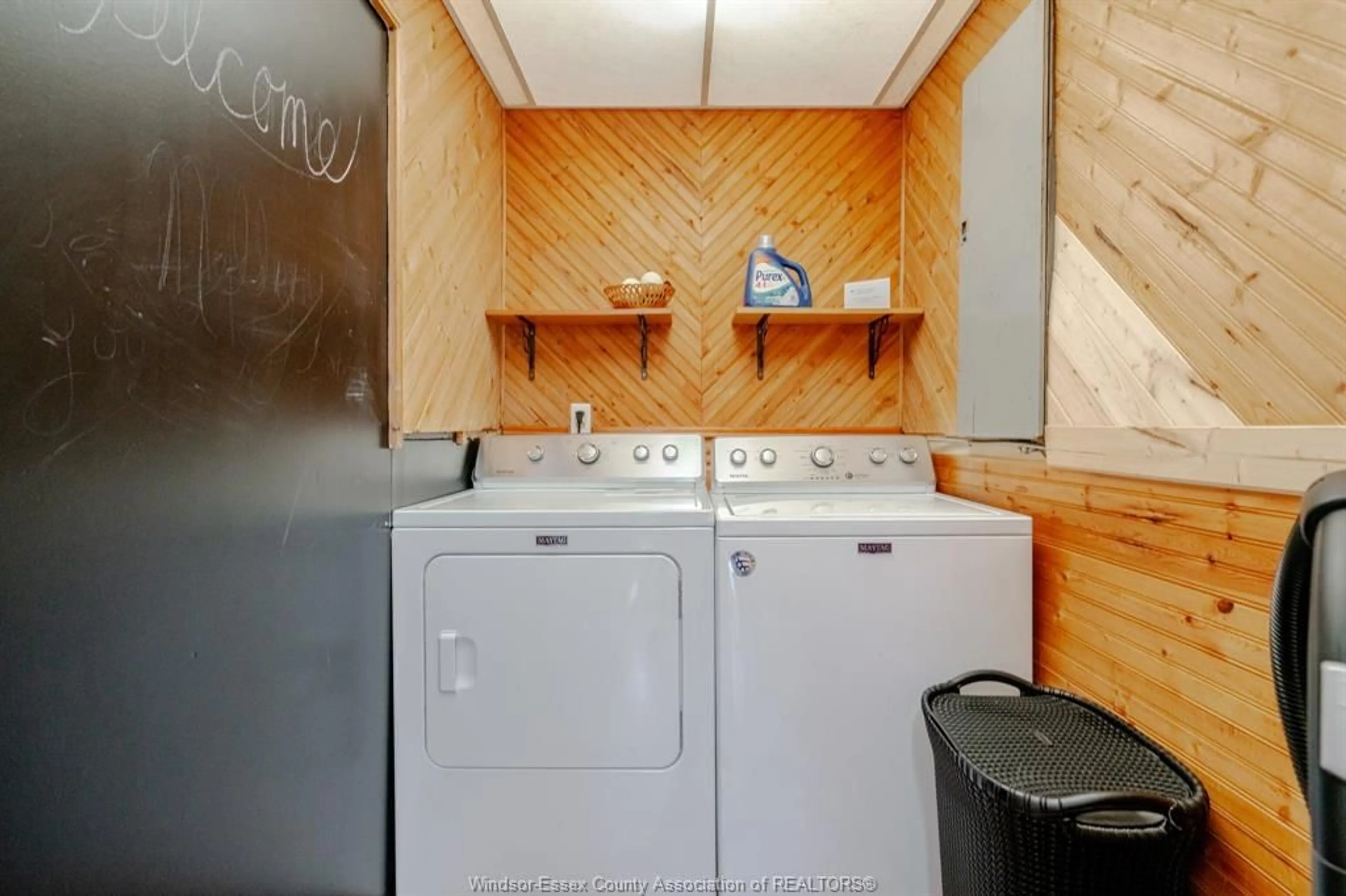 Laundry room for 166 STIRLING St, Lakeshore Ontario N0R 1A0
