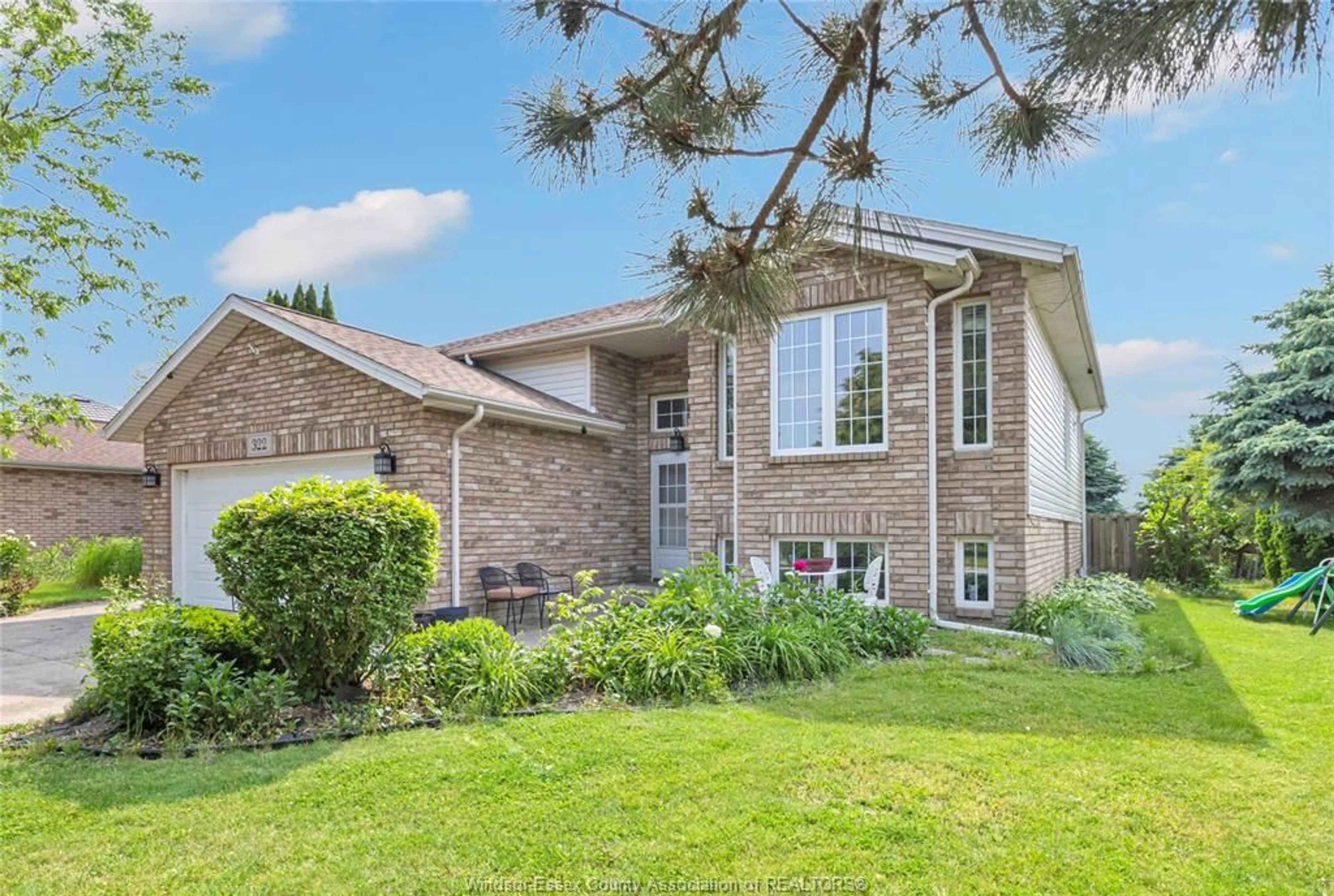 Home with brick exterior material, street for 322 MAPLE Ave, Harrow Ontario N0R 1G0