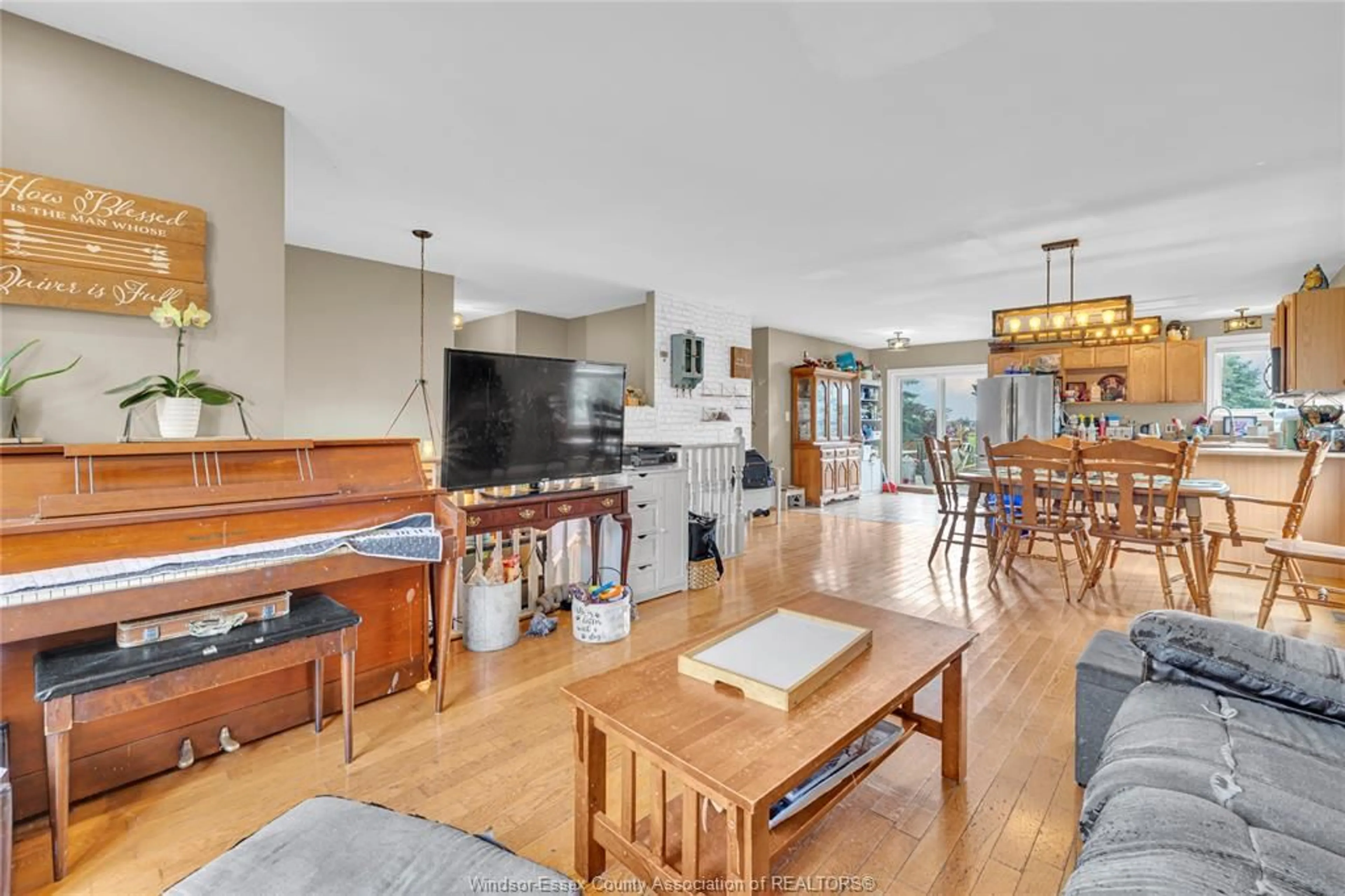 Unknown for 322 MAPLE Ave, Harrow Ontario N0R 1G0