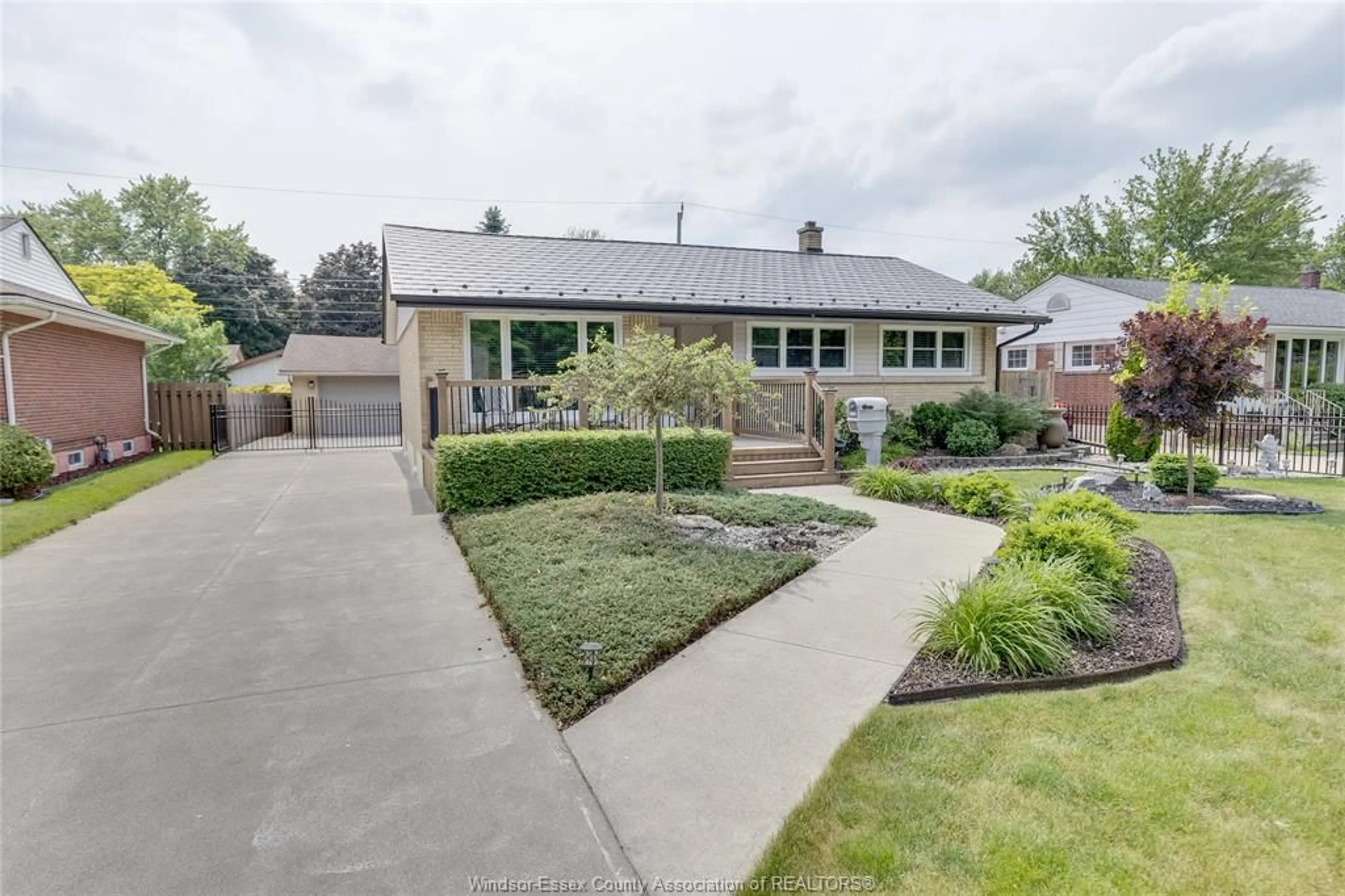 Unknown for 4055 MOUNT ROYAL, Windsor Ontario N9G 2C1