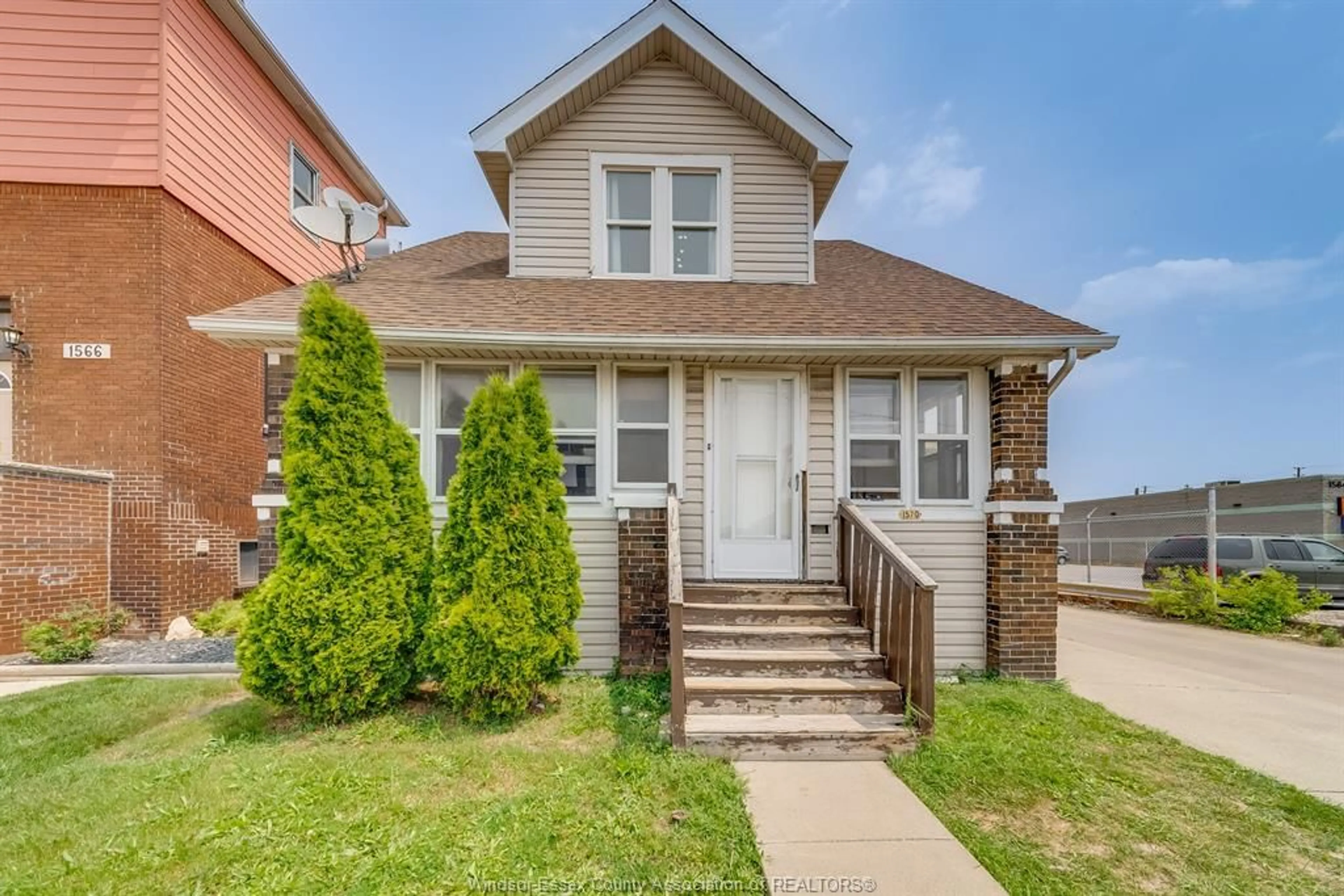 Home with brick exterior material, street for 1570 PARENT Ave, Windsor Ontario N8X 4J7