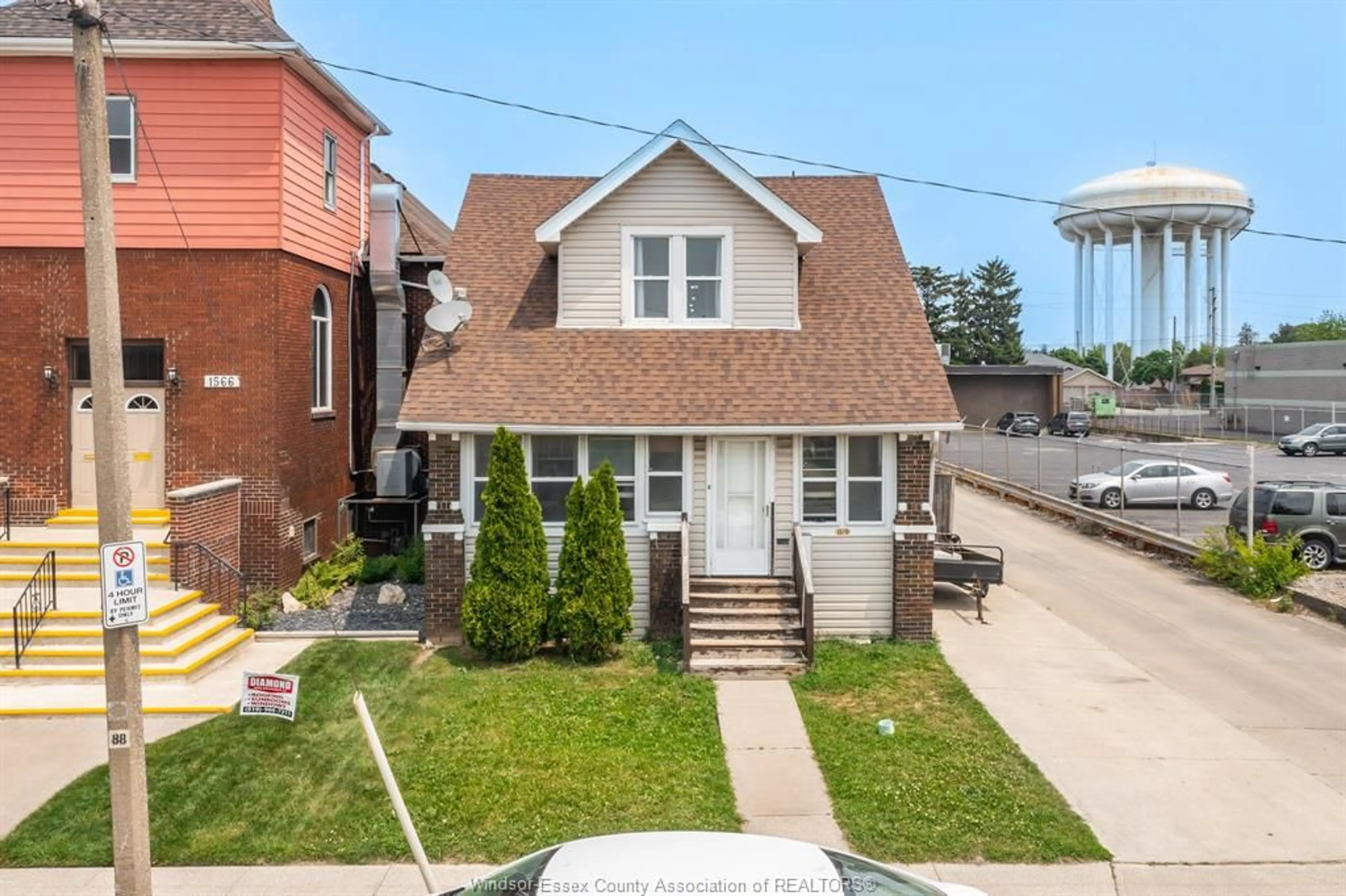 Home with brick exterior material, street for 1570 PARENT Ave, Windsor Ontario N8X 4J7