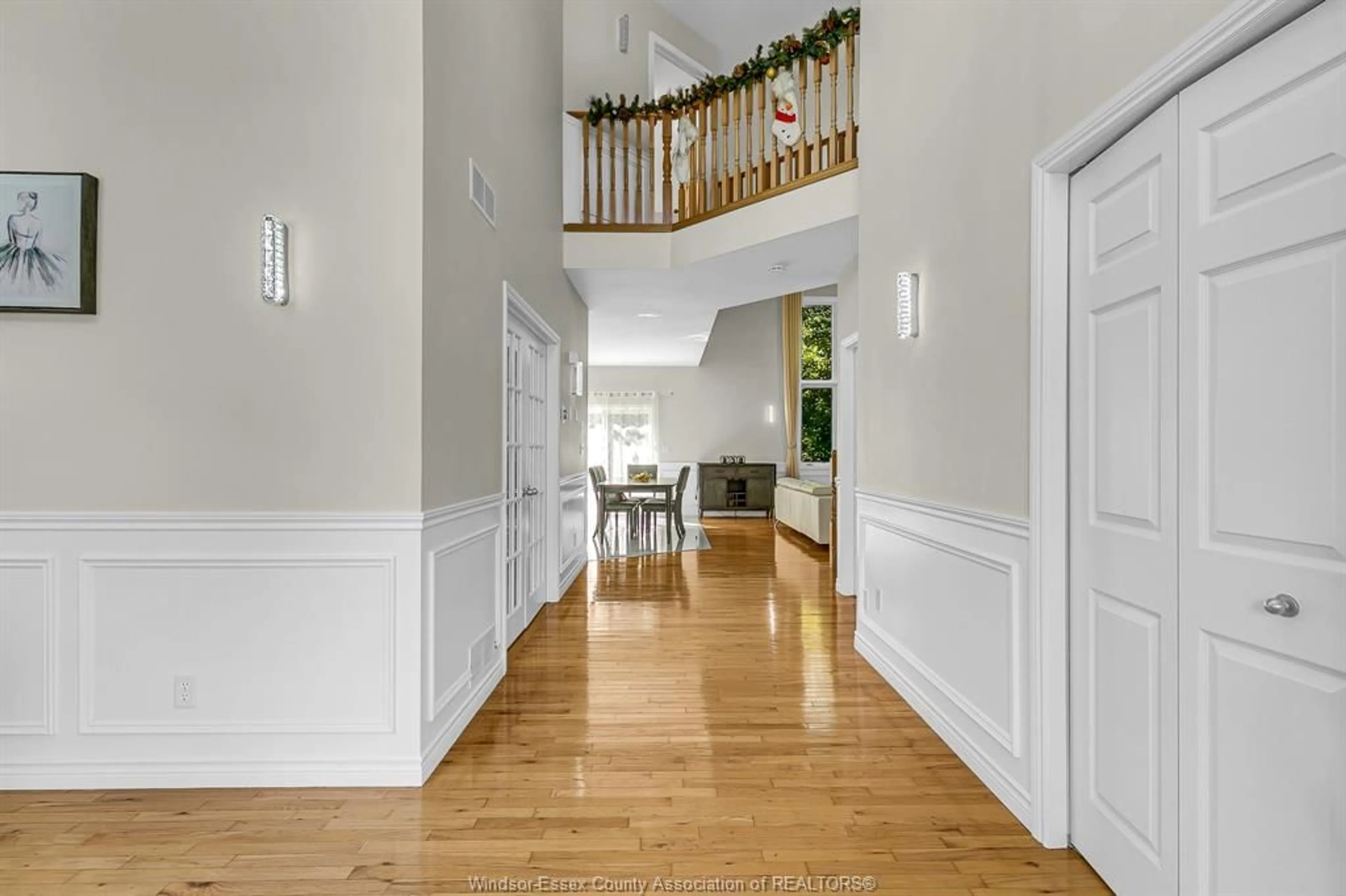 Indoor foyer for 3741 INGLEWOOD Ave, Windsor Ontario N9E 4P4