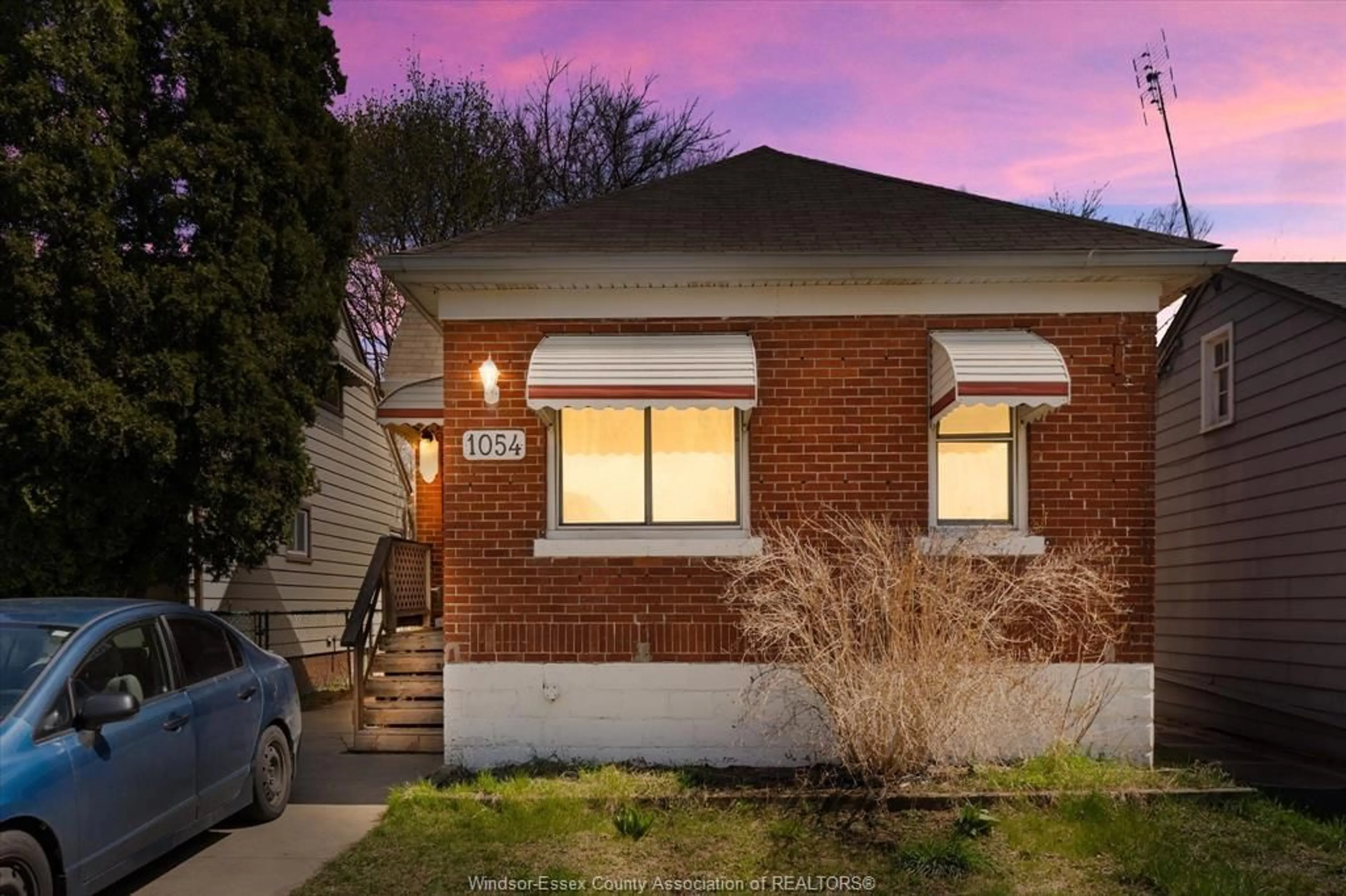 Home with brick exterior material, street for 1054 Josephine, Windsor Ontario N9B 2L5