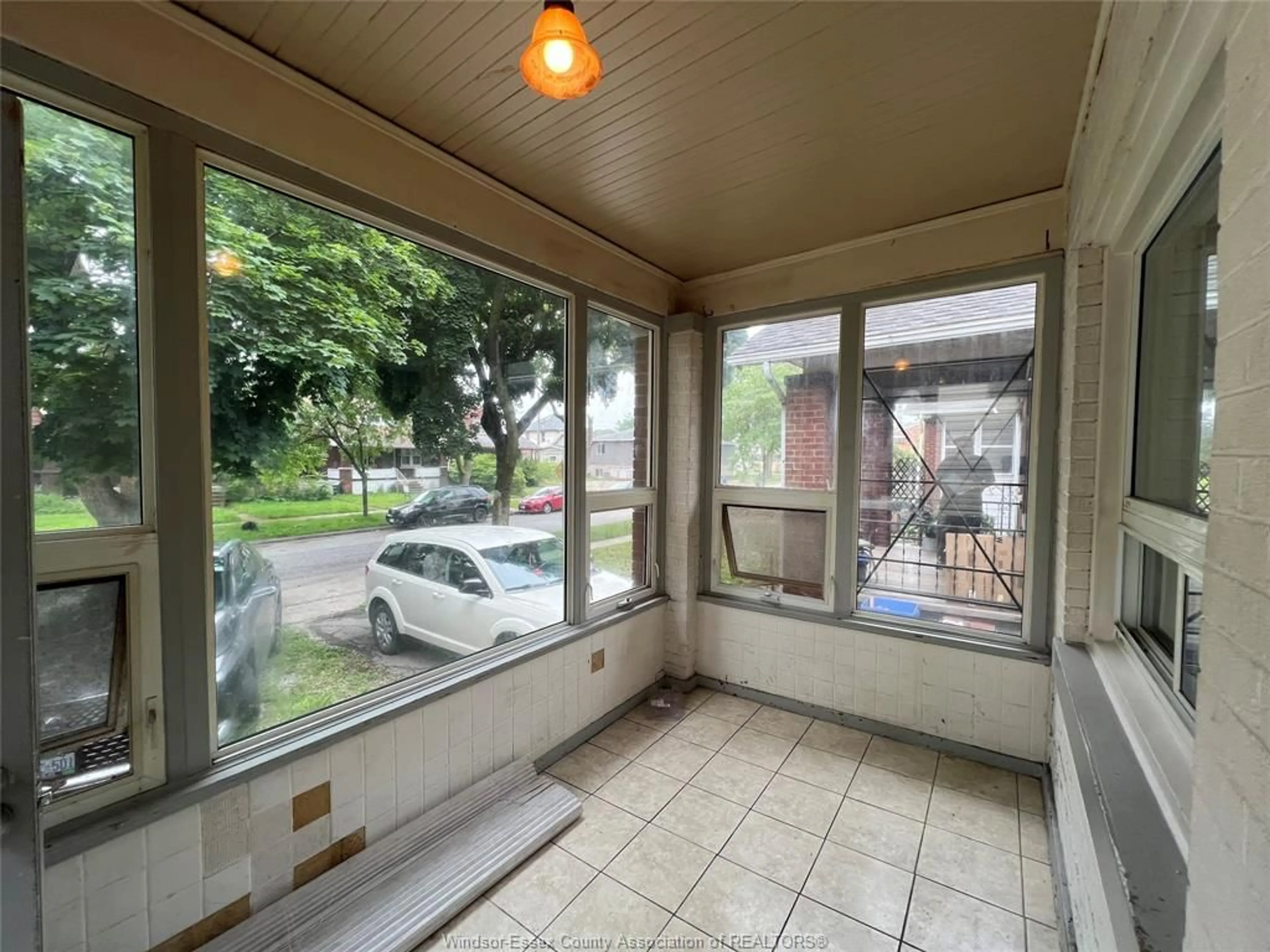 A pic of a room for 763 RANDOLPH AVENUE, Windsor Ontario N9B 2Y7