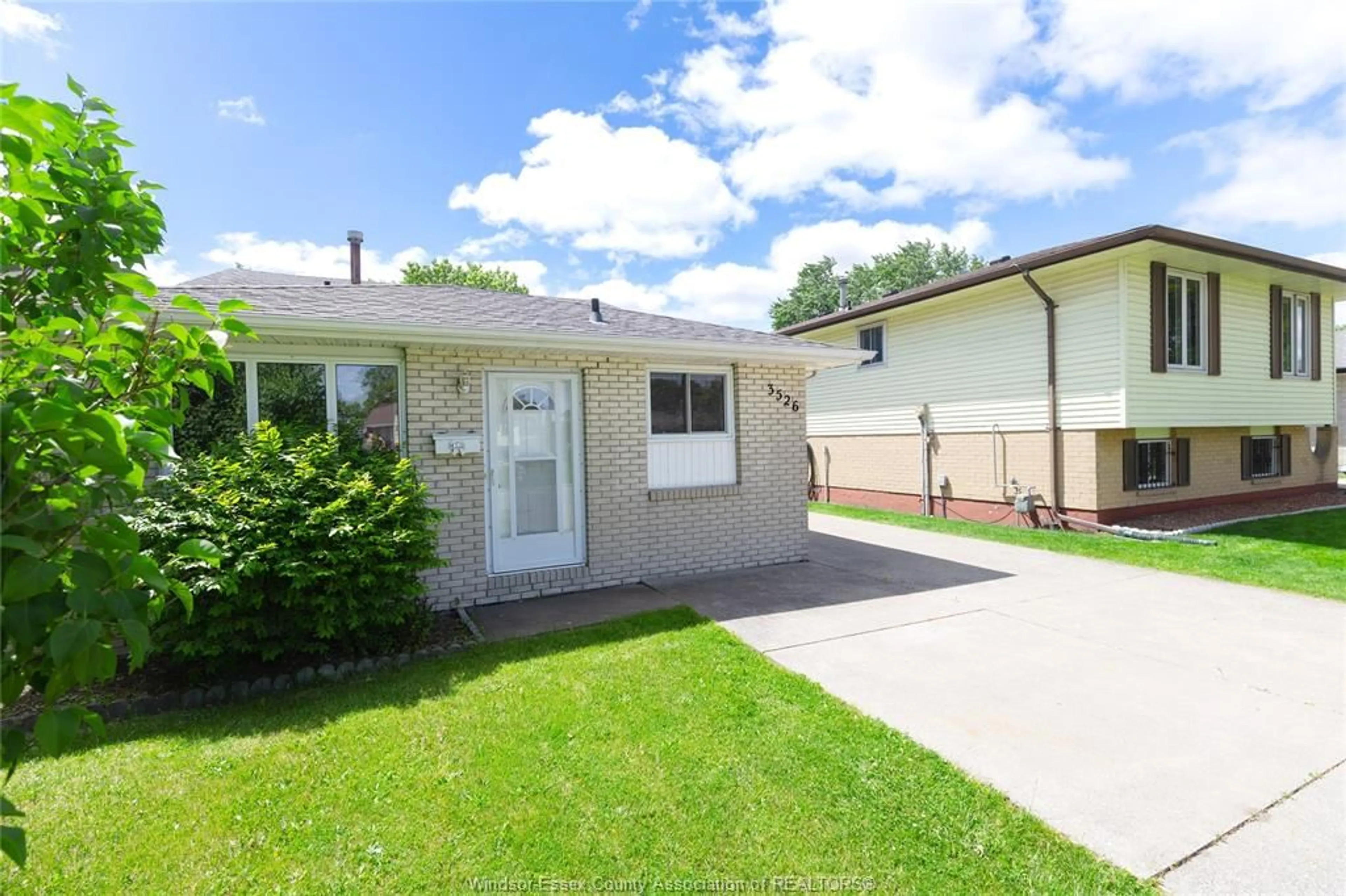 Patio, street for 3526 HEMLOCK Rd, Windsor Ontario N8R 1Z9