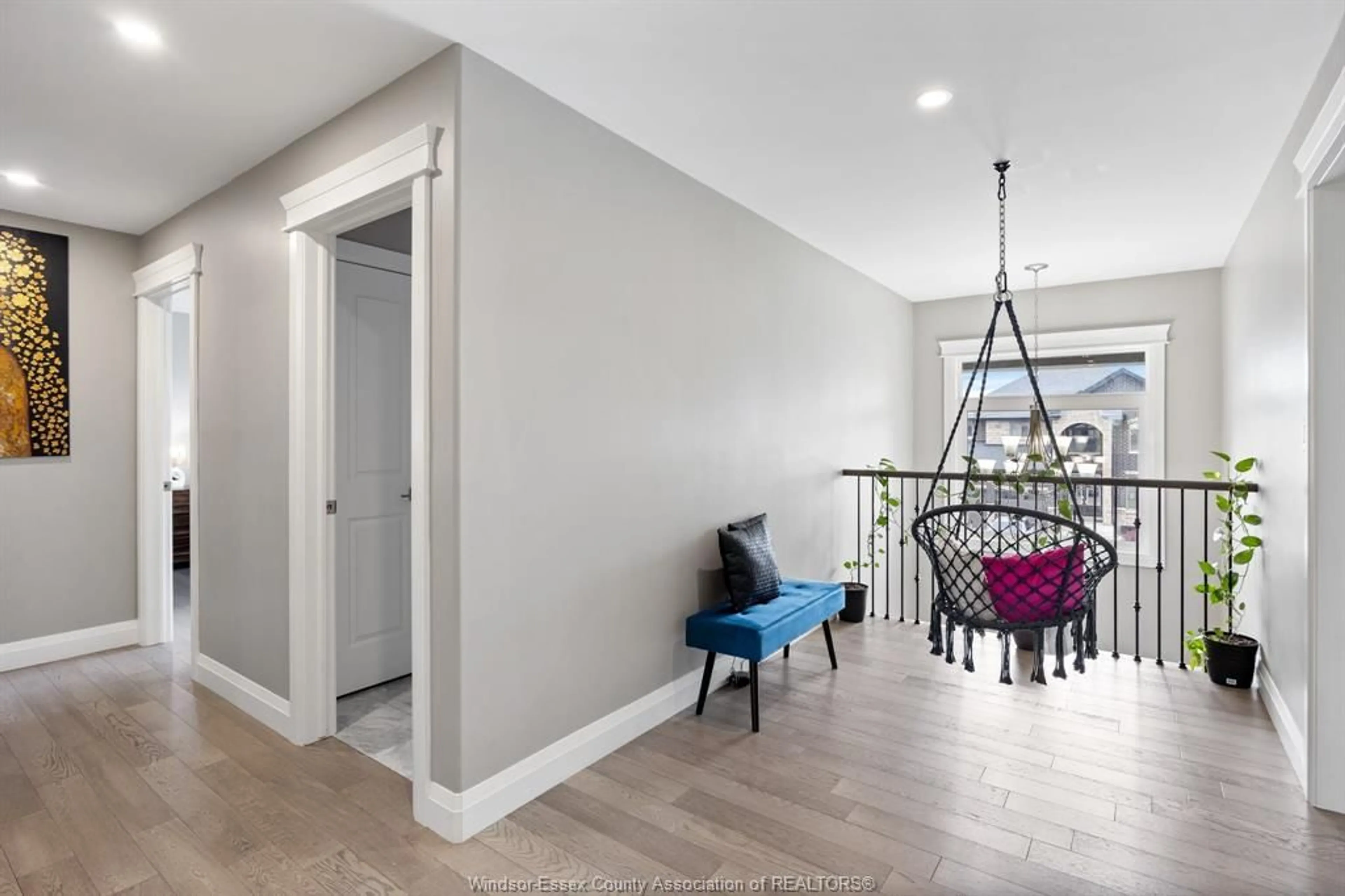 Indoor entryway for 1389 HELSINKI St, Windsor Ontario N9G 0B4