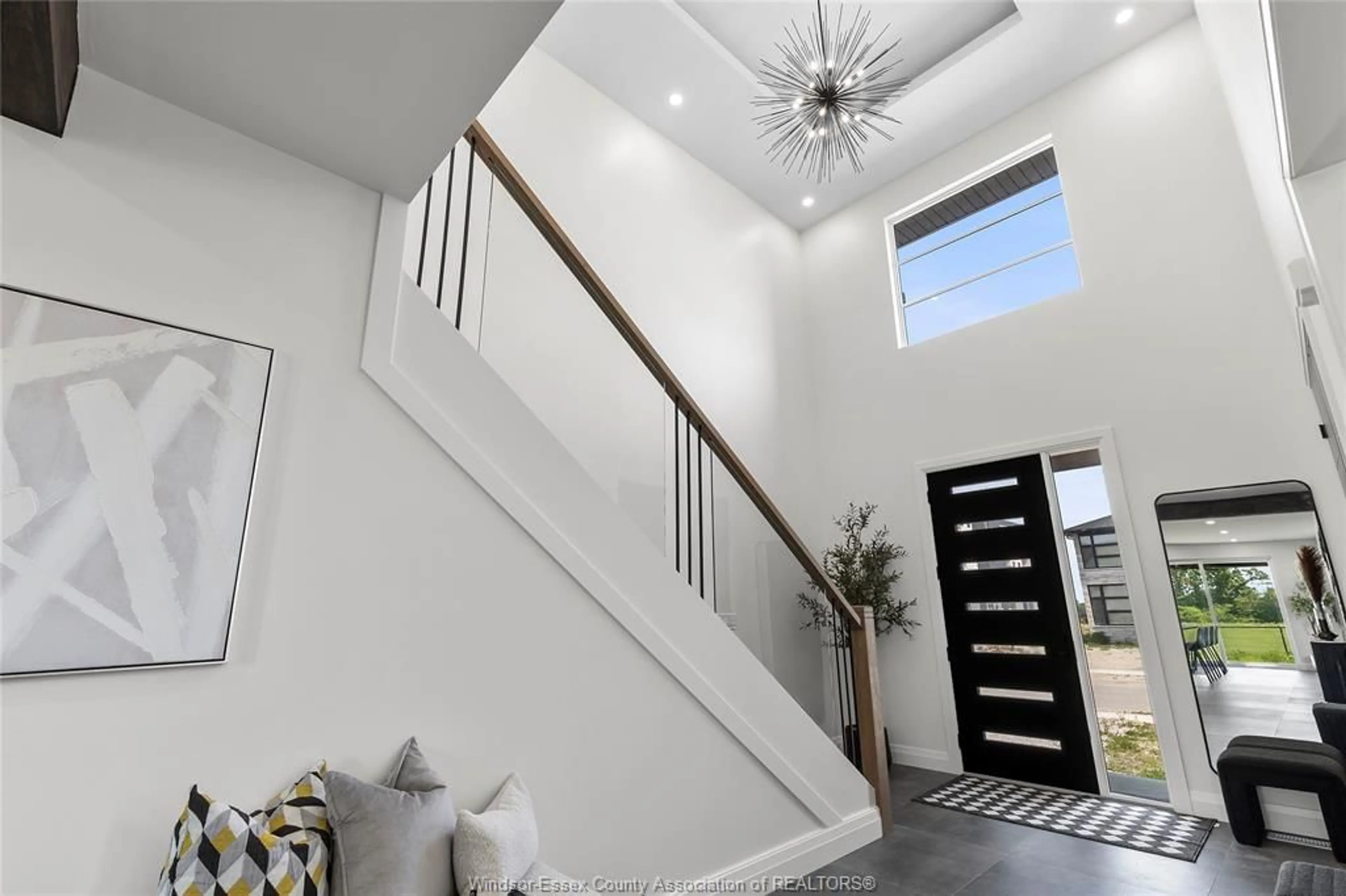 Indoor entryway for 4810 TERRA BELLA, LaSalle Ontario N9H 0L5