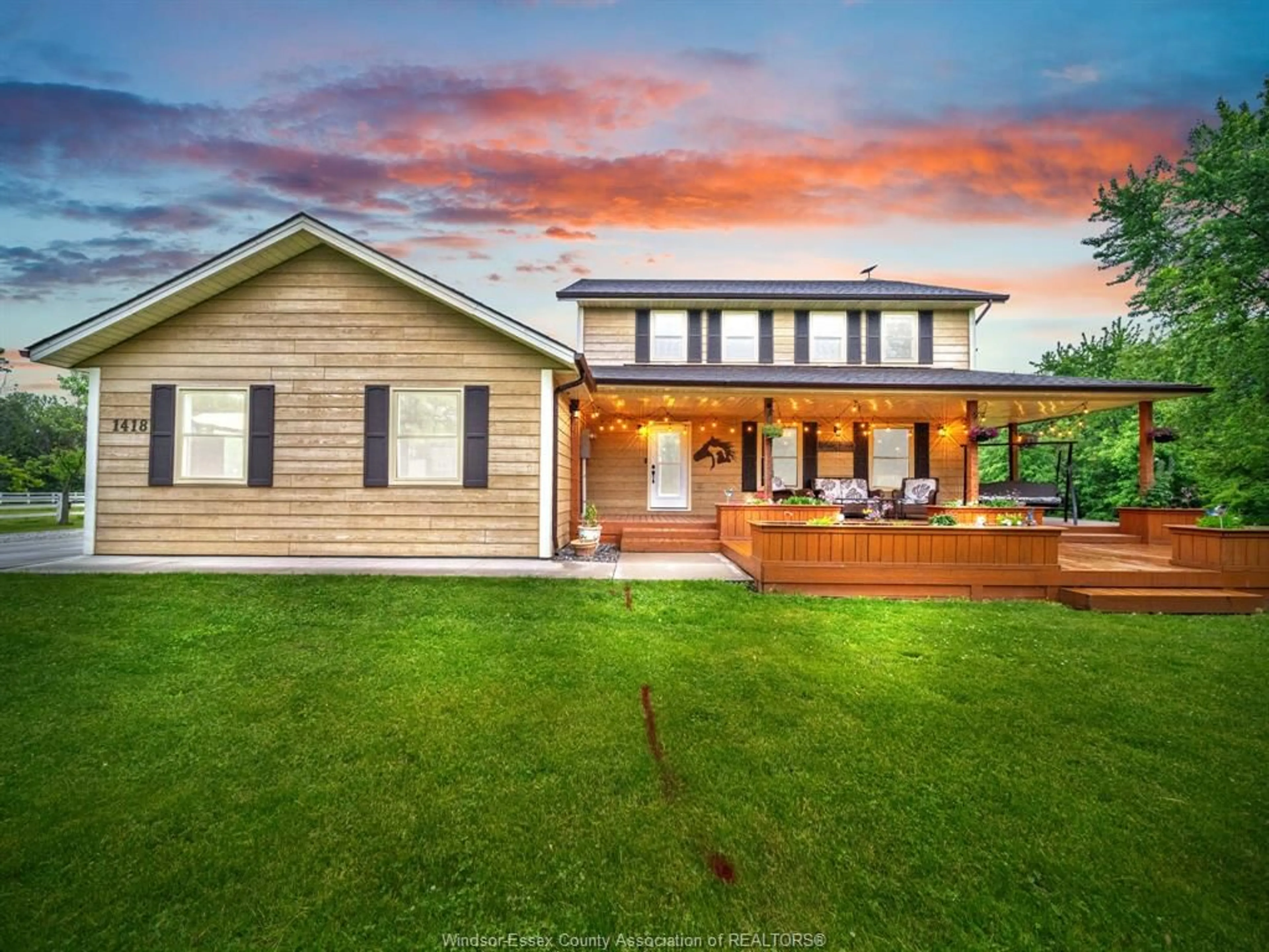 Home with vinyl exterior material, unknown for 1418 COUNTY RD 31, Lakeshore Ontario N0R 1S0