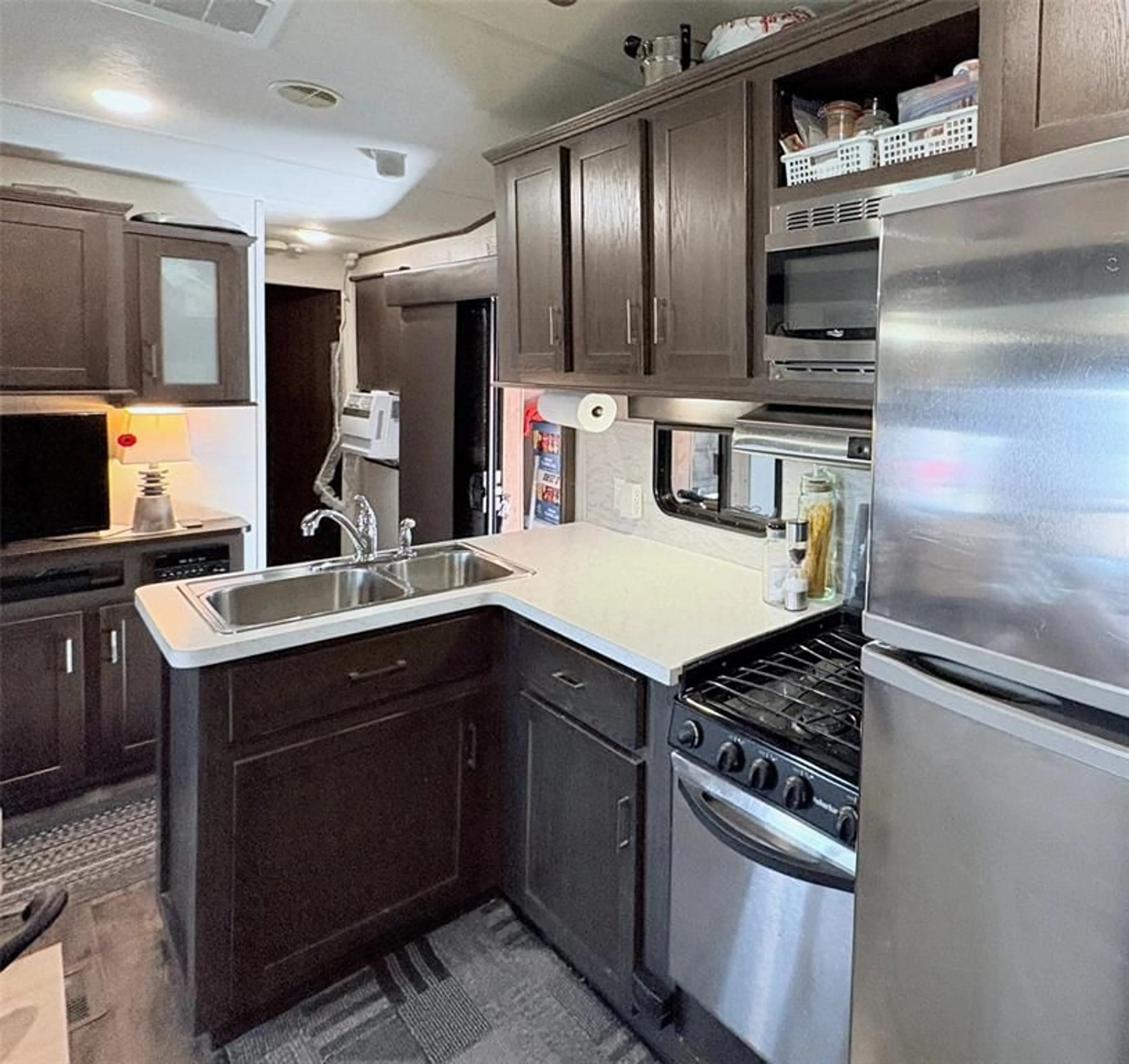 Standard kitchen, unknown for 4351 LONDON Line #1, Plympton-Wyoming Ontario N0N 1T0