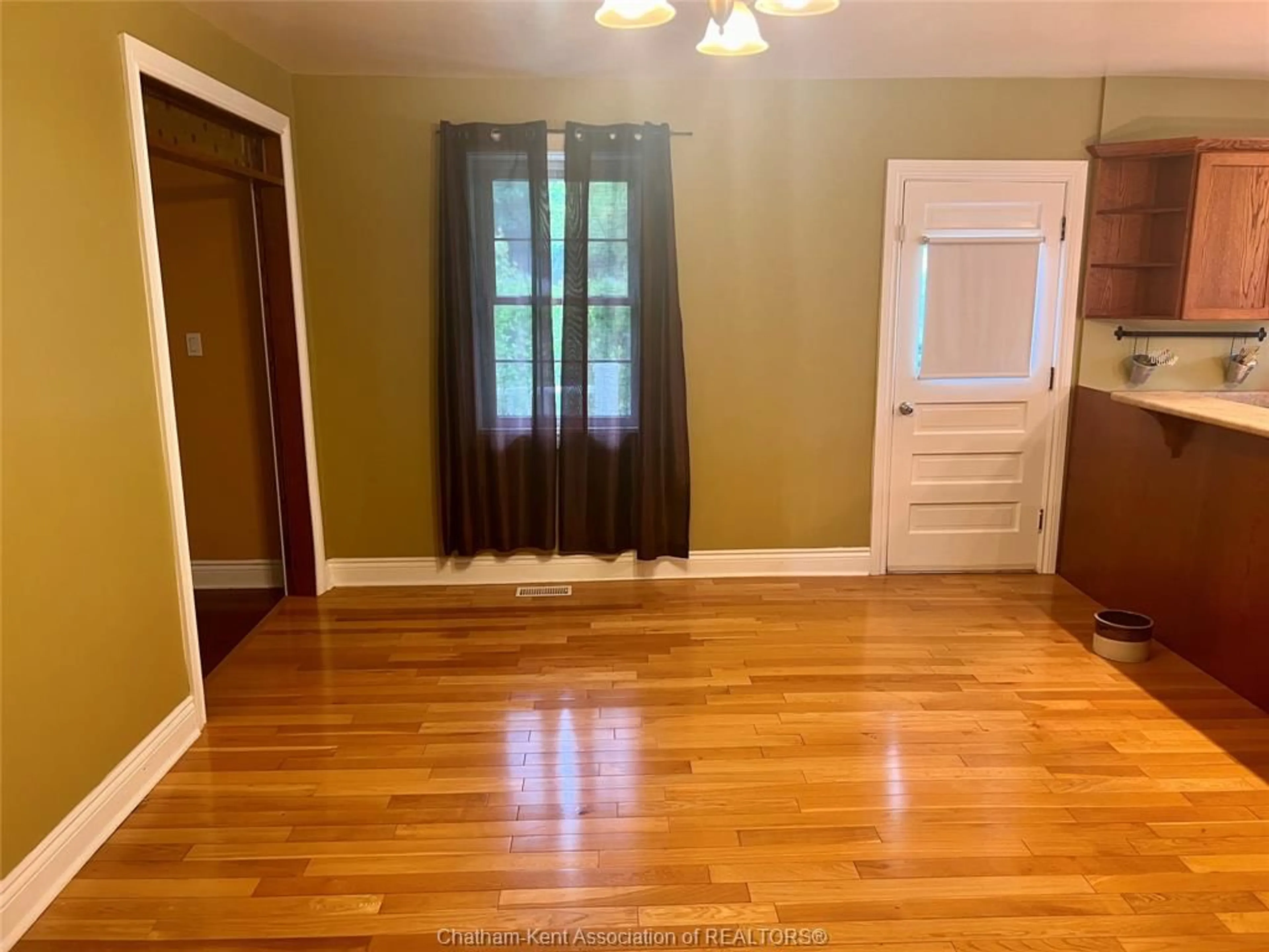 A pic of a room for 106 Main St, Ridgetown Ontario N0P 2C0