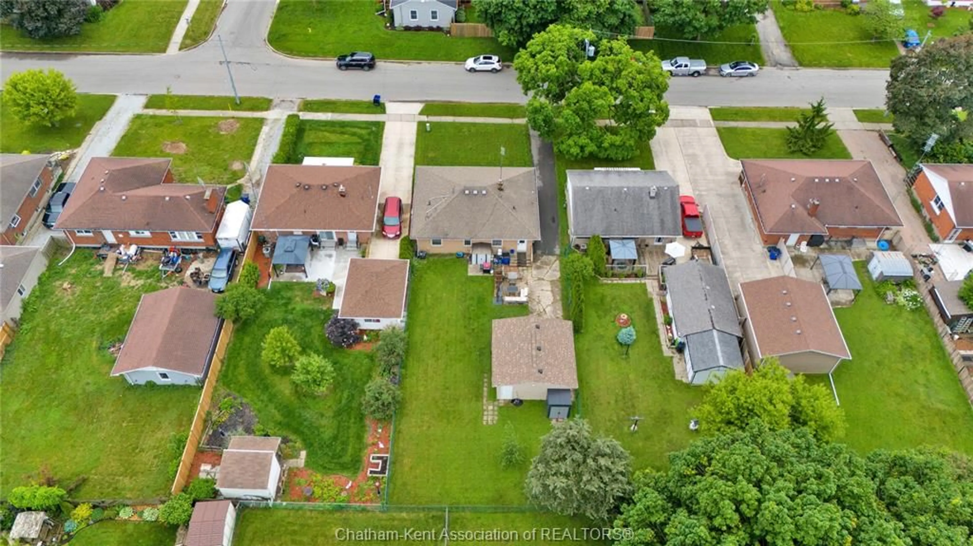 A pic from outside/outdoor area/front of a property/back of a property/a pic from drone, street for 29 Pavey St, Chatham Ontario N7M 5E1