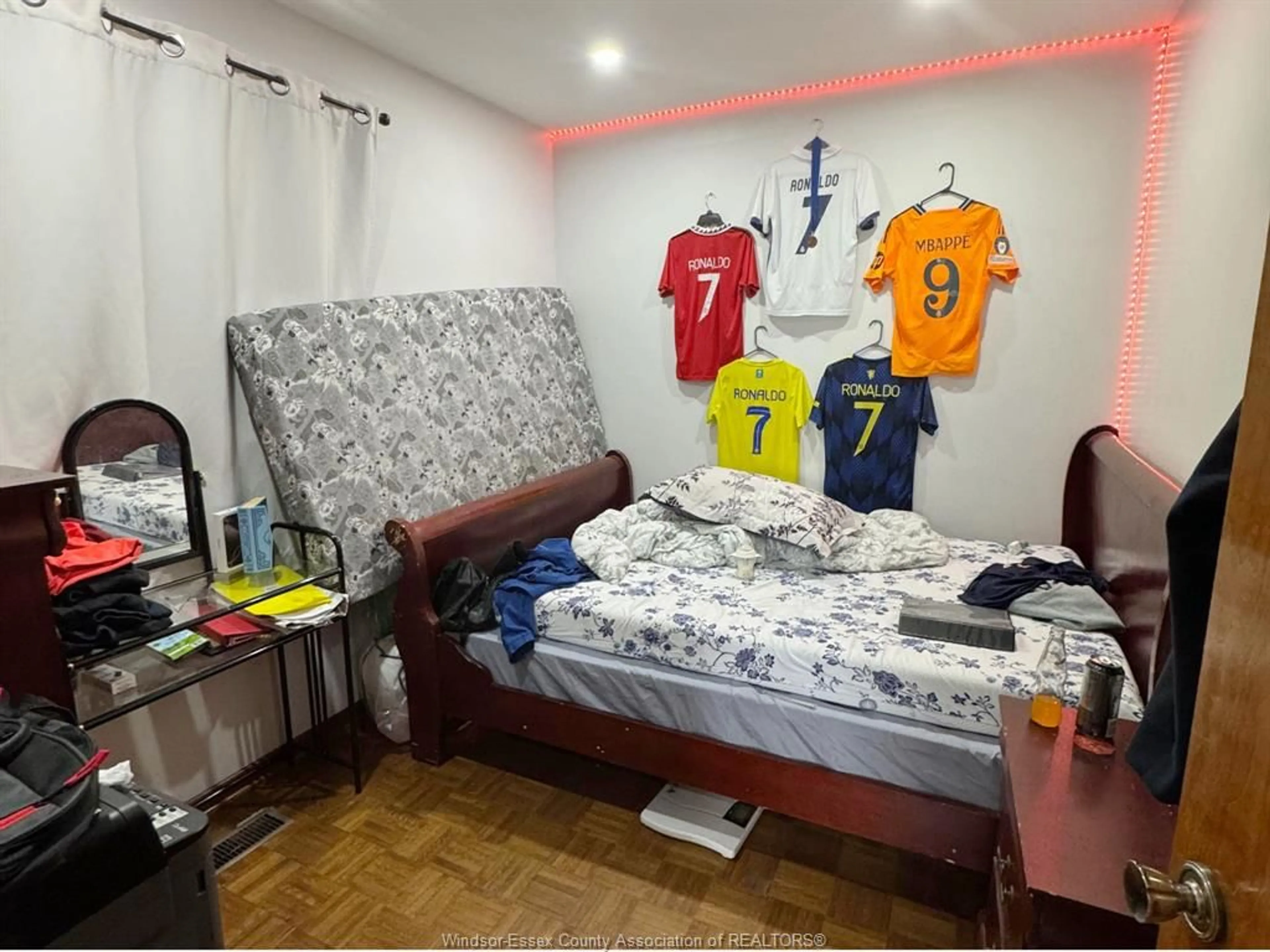 A pic of a room for 1259 ERIE St, Windsor Ontario N9A 3Z6