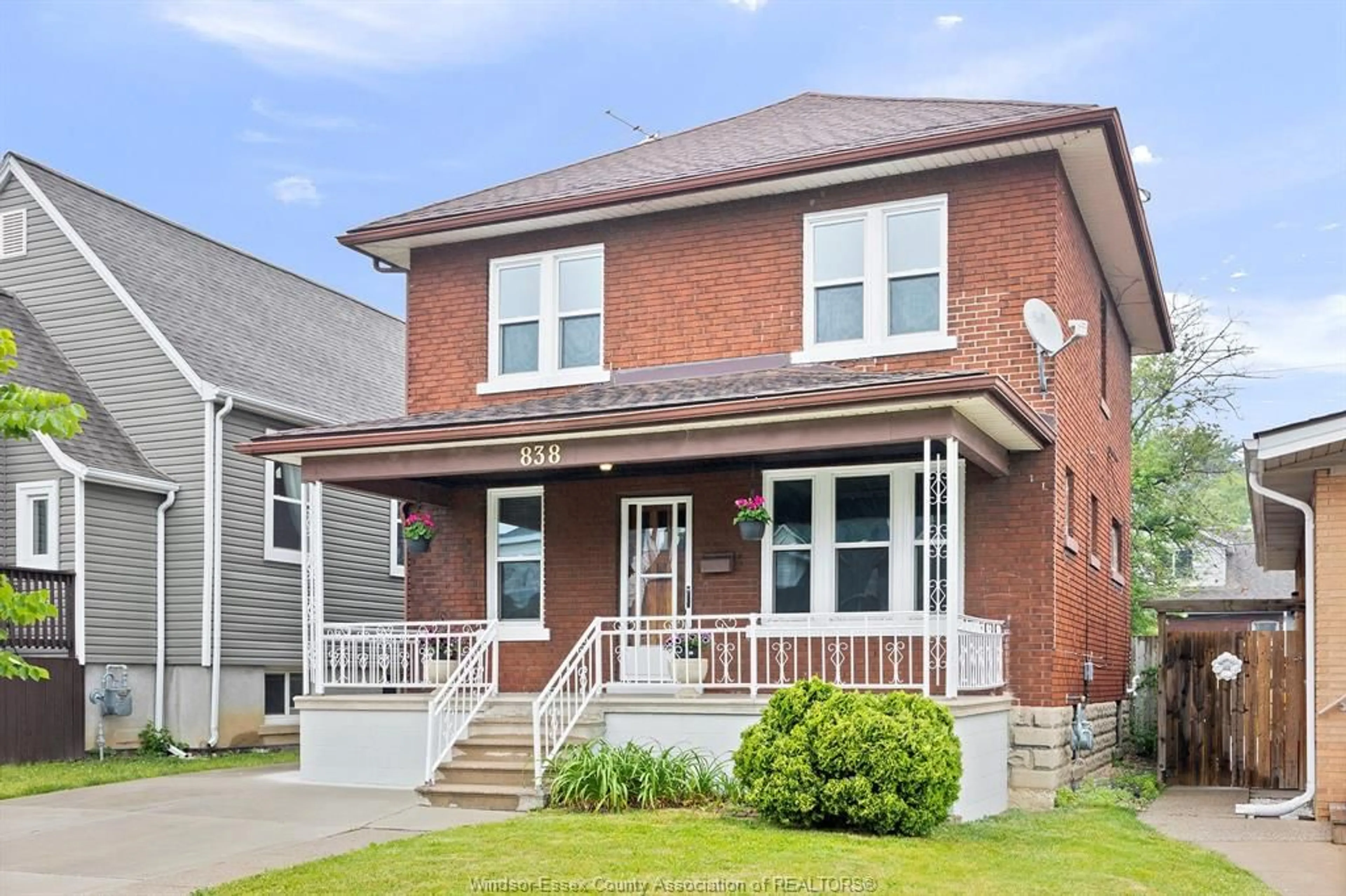 Home with brick exterior material, street for 838 LAWRENCE, Windsor Ontario N8Y 3Z7