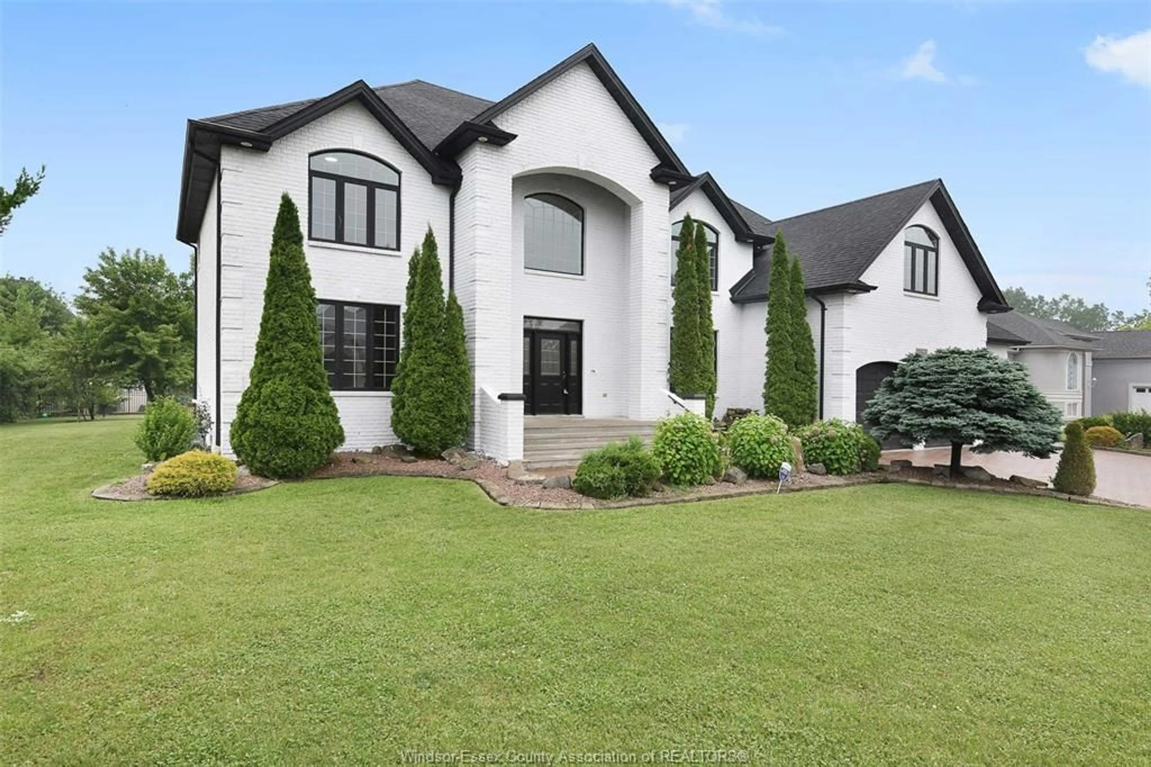 Home with brick exterior material, unknown for 2865 TRAFALGAR Crt, Tecumseh Ontario N0R 1L0
