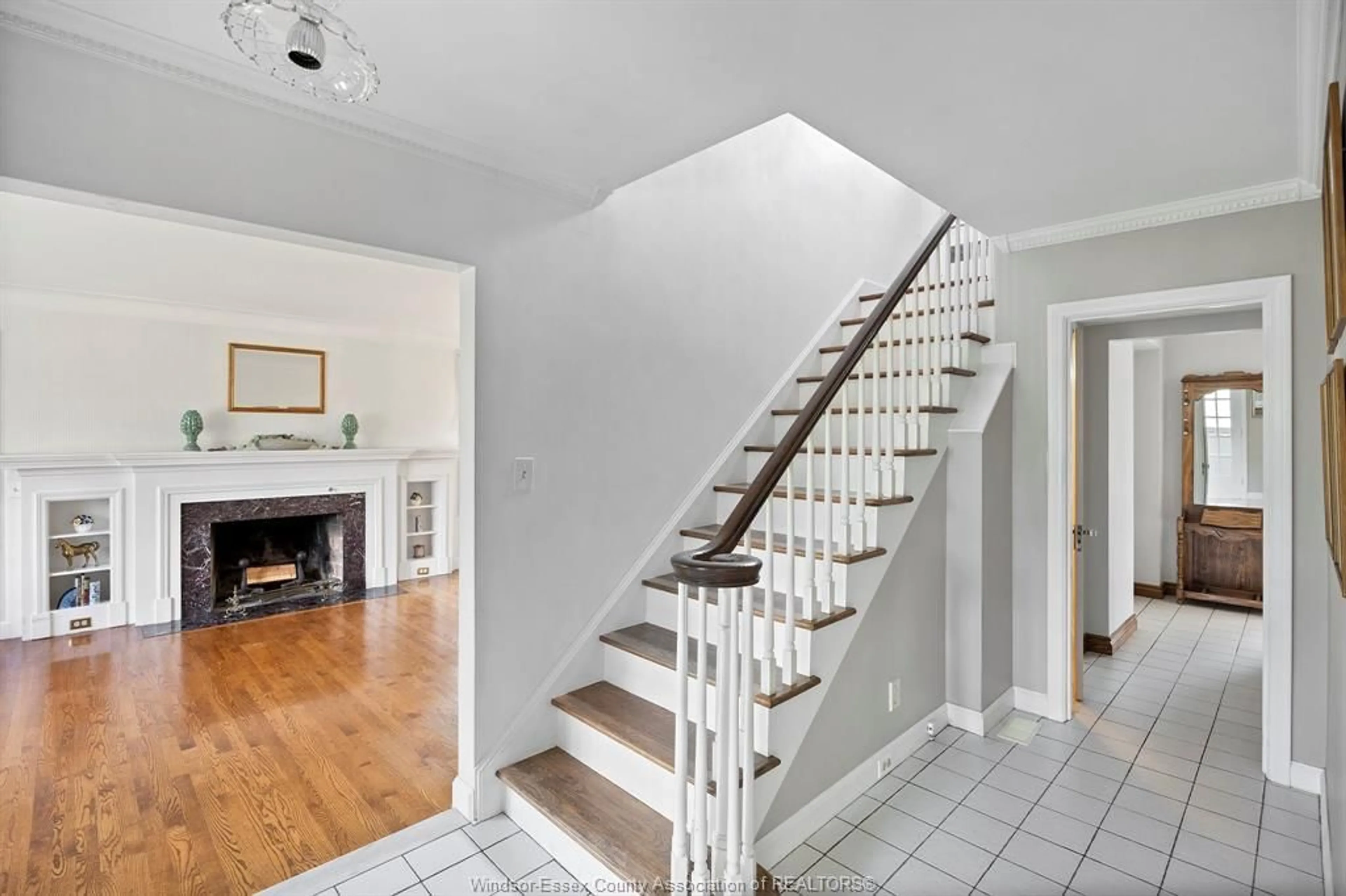 Unknown for 5765 RIVERSIDE, Windsor Ontario N8S 1B2