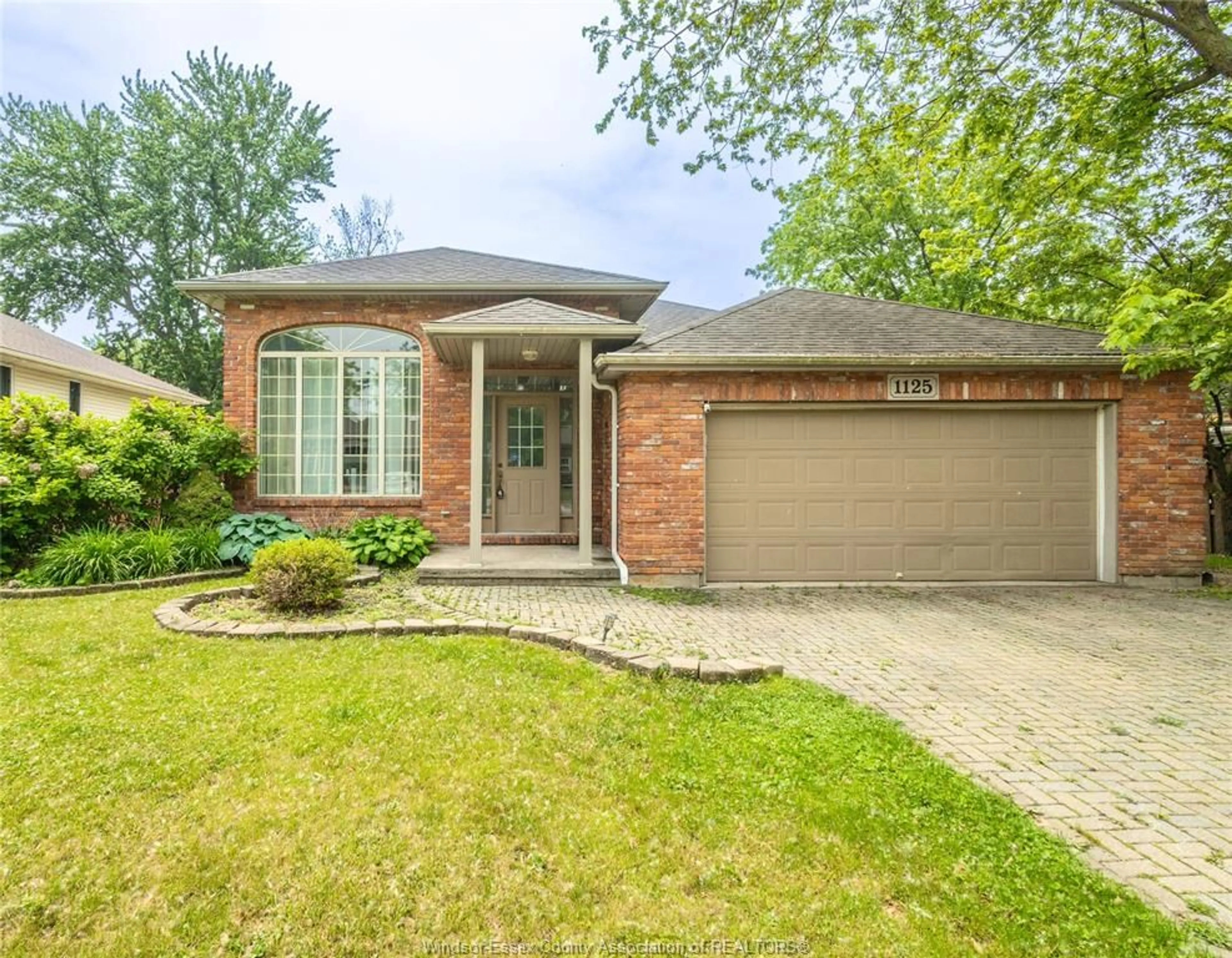 Home with brick exterior material, street for 1125 MINTO, LaSalle Ontario N9J 3H8